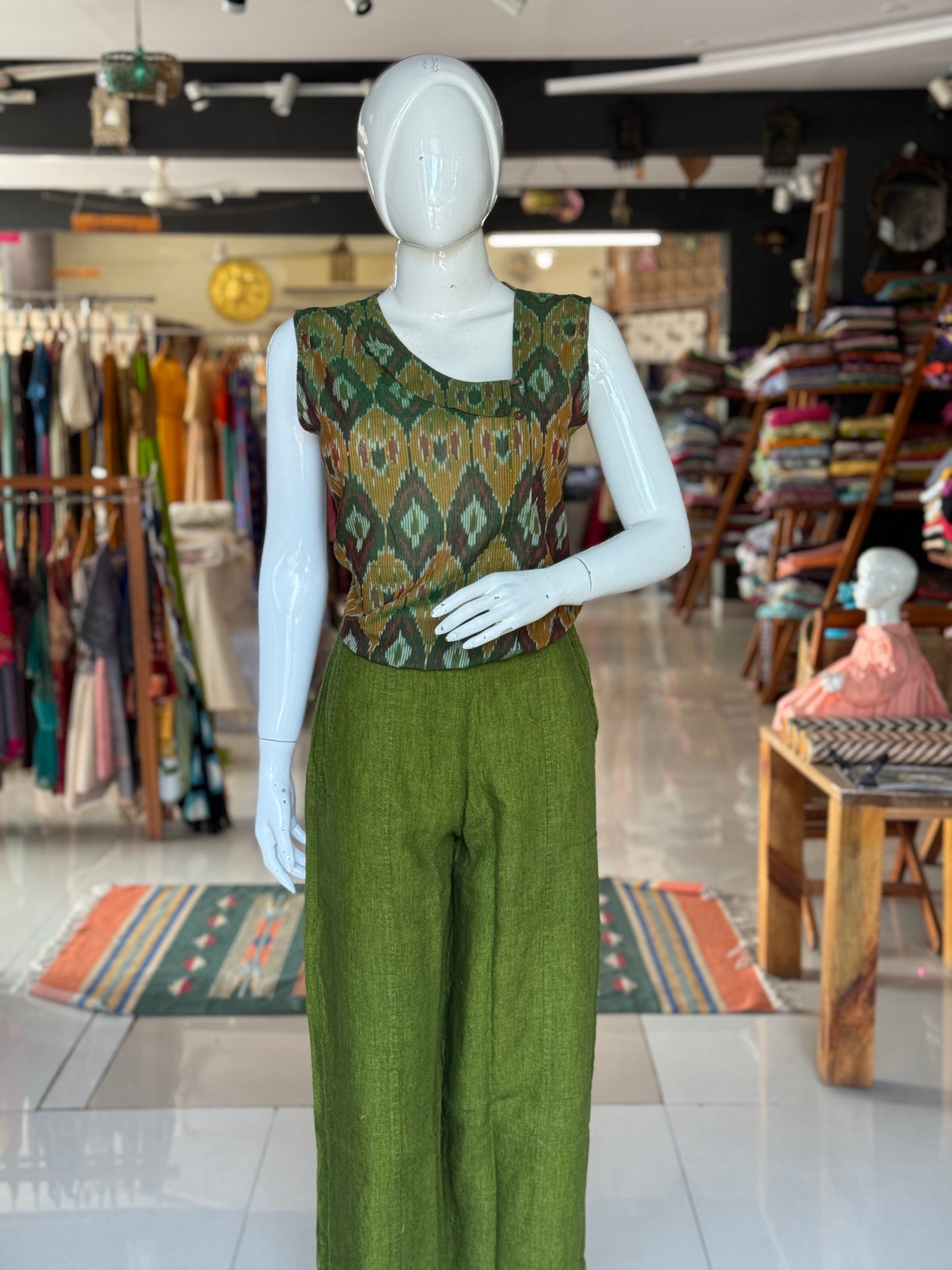 Green linen handwoven trousers for women