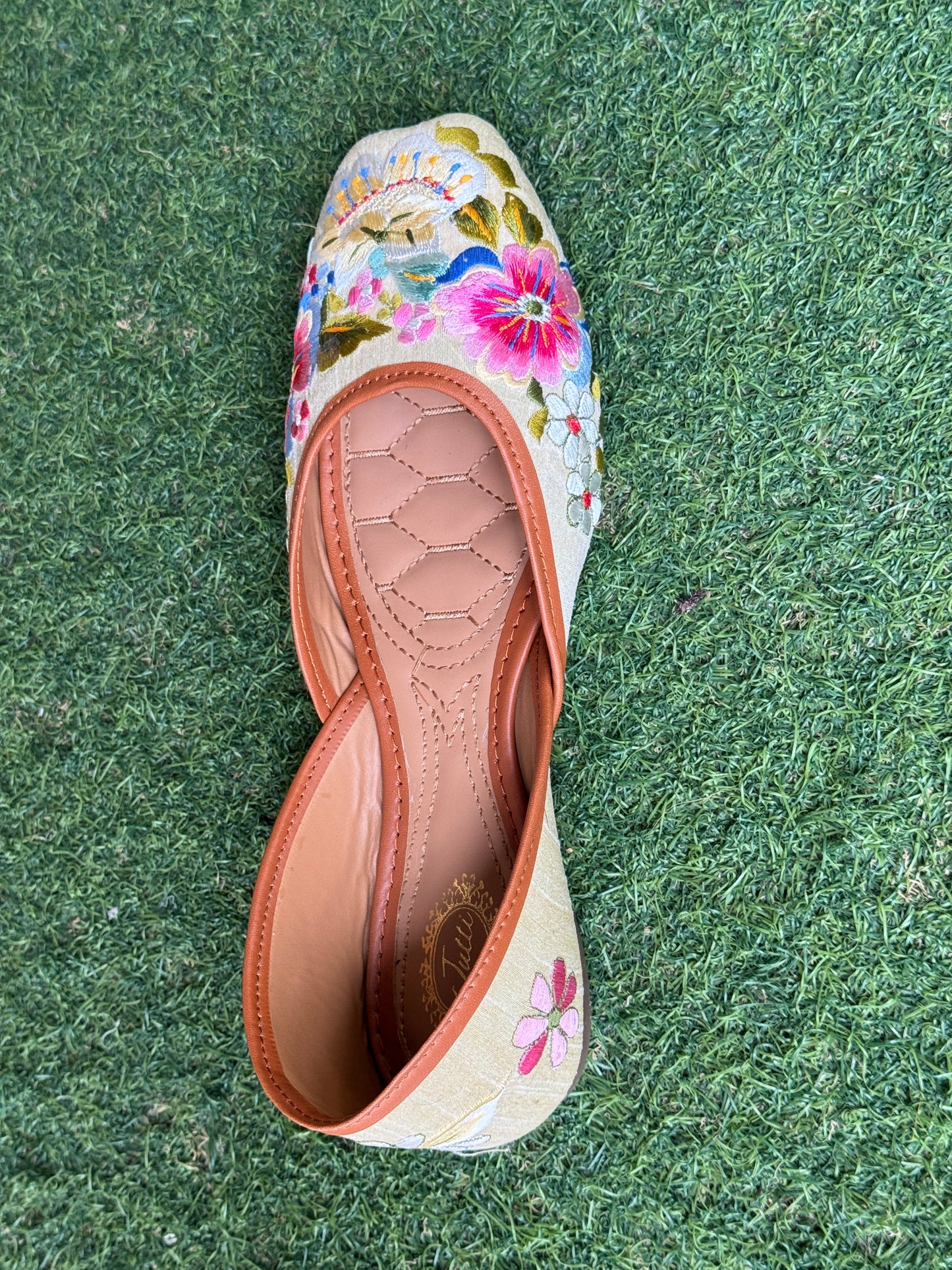 Embroidered juttis  - slay in style