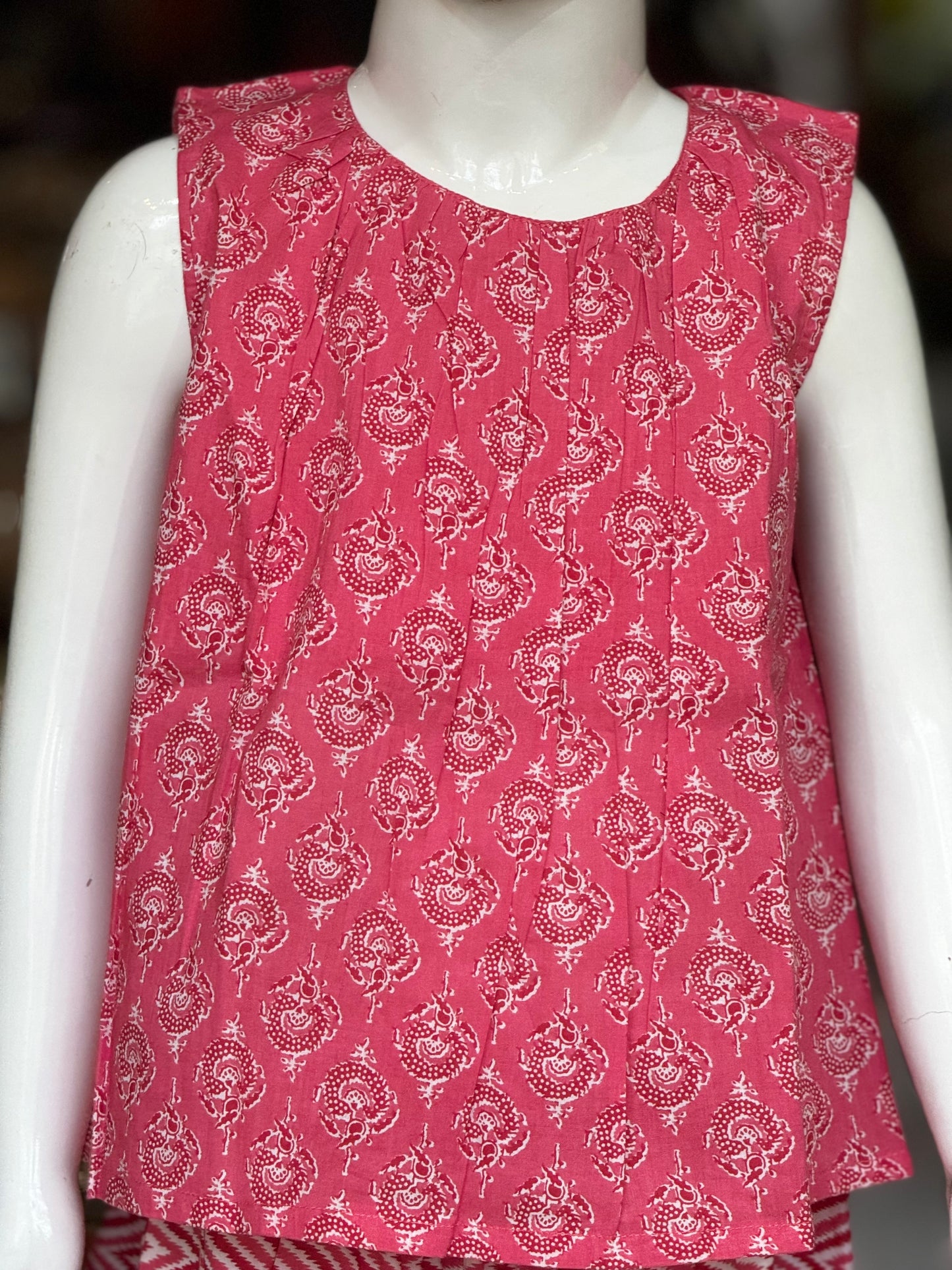 Pink pleated printed tunic with zigzag print shorts in cotton