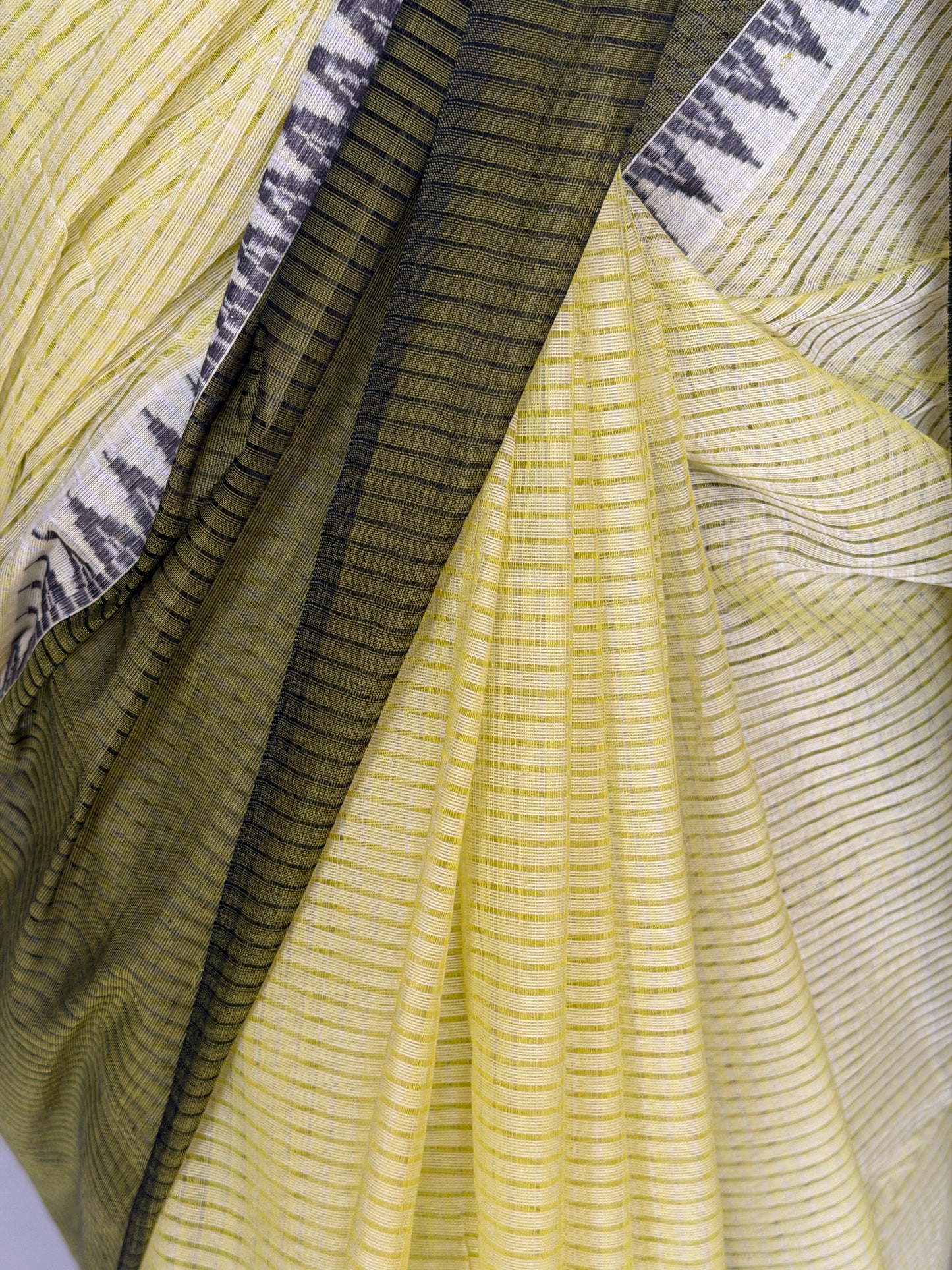 Lime green and dark green Mangalagiri handloom missing checks cotton saree with temple border