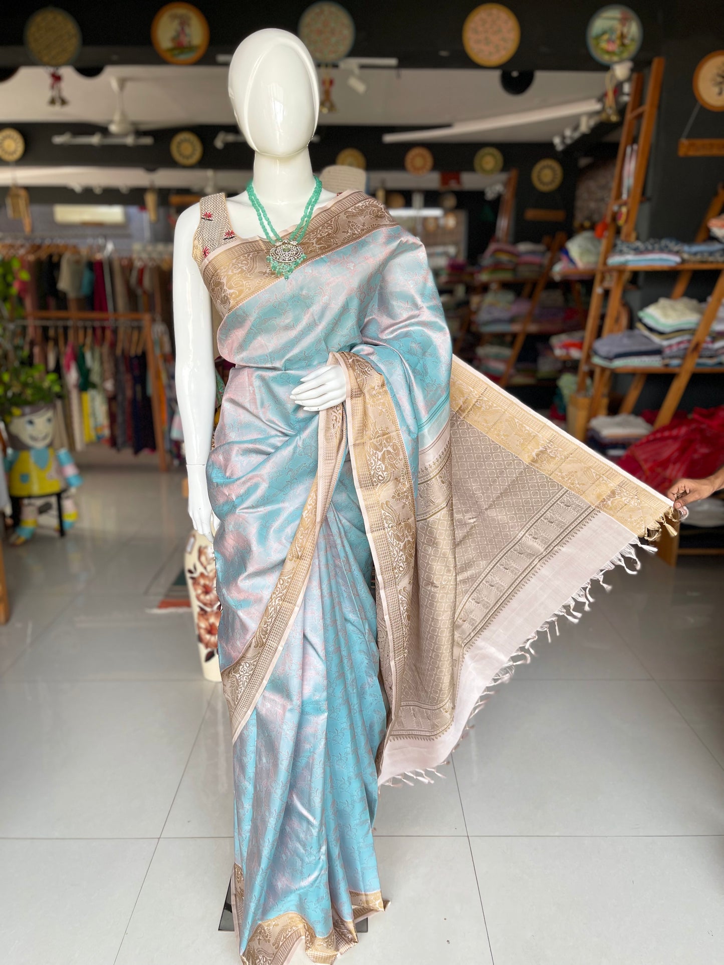 Pastel blue and pink dual tone pure silk handloom kanjeevaram pattu saree with cream border