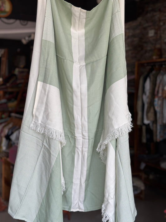 Light green Wider bamboo bath / beach towel