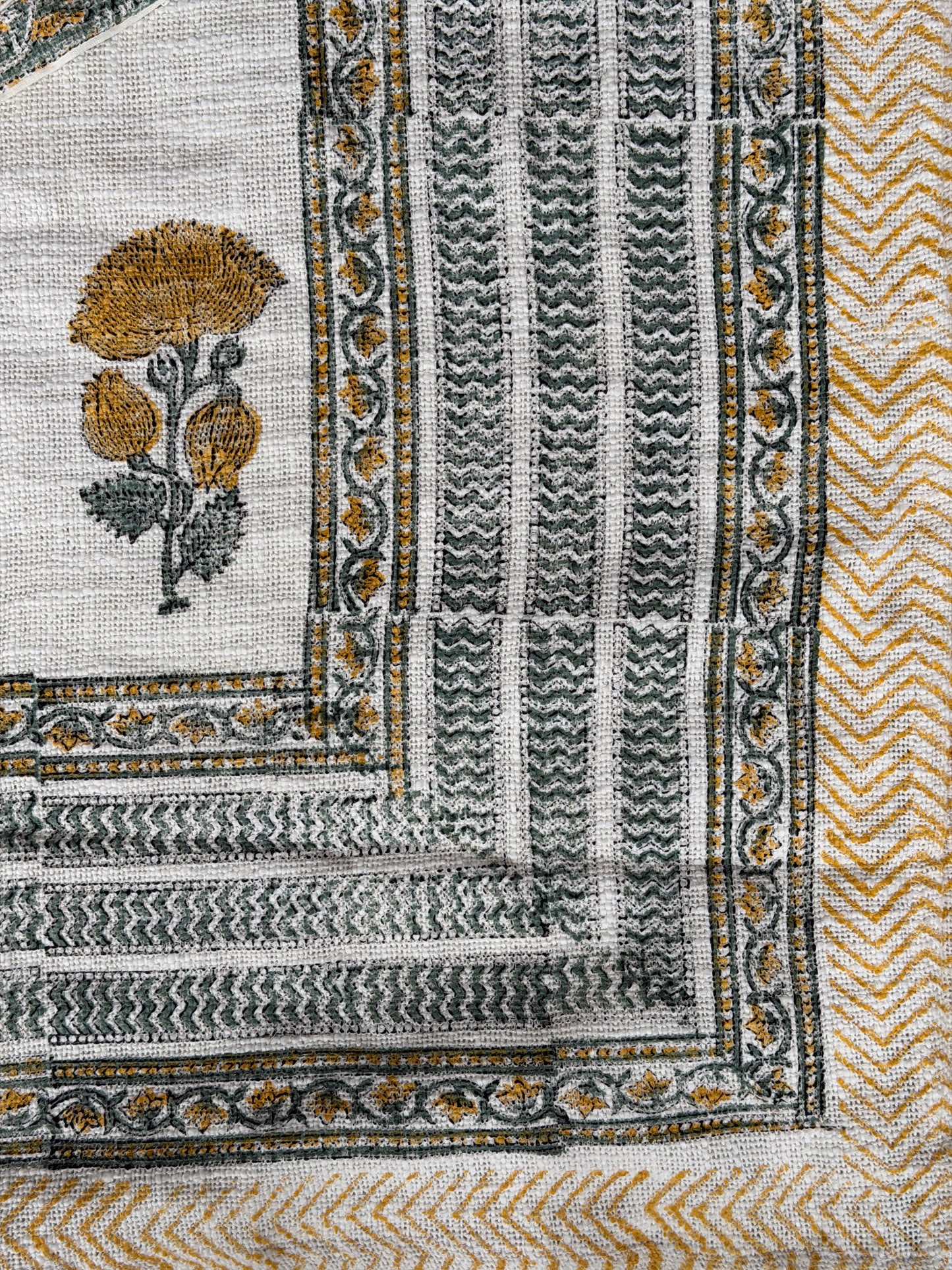 Off white hand block printed king size TNT jute cotton bed cover with 2 pillow cases
