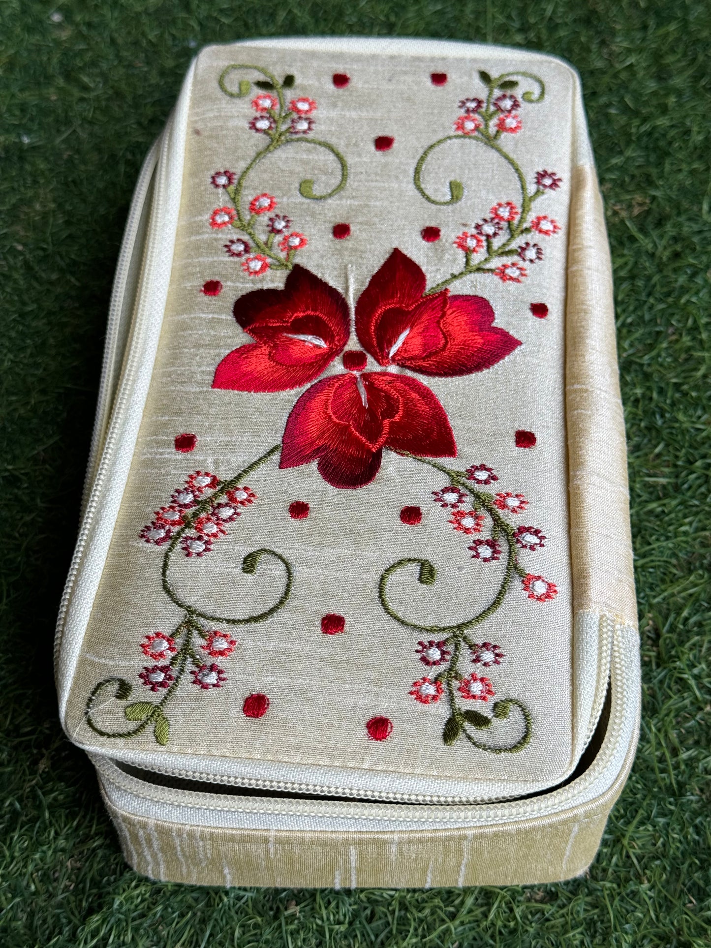 Rectangular 9 x 5 x 1.5 inches art silk box with machine embroidery