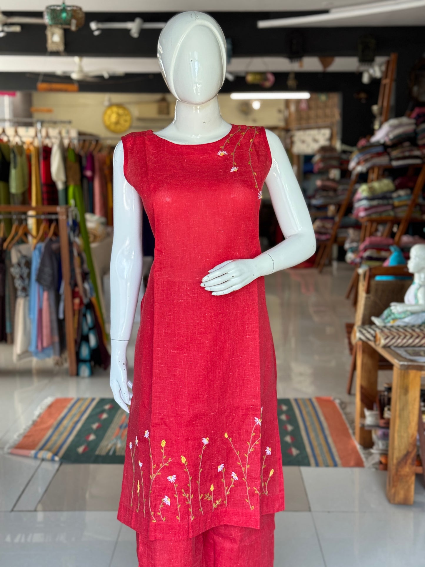 Red hand embroidered cotton kurta pants - 2 piece coord set
