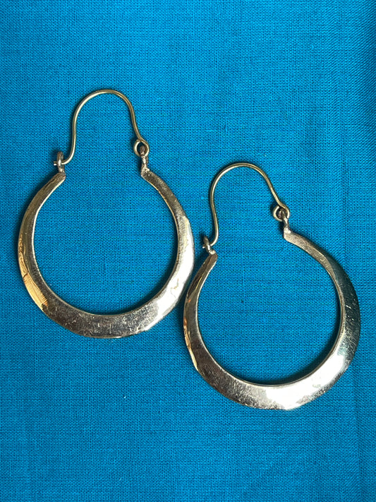 Circle outline - brass hoops earrings