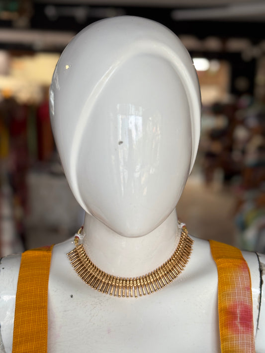 Spiky designer neckpiece and earrings set