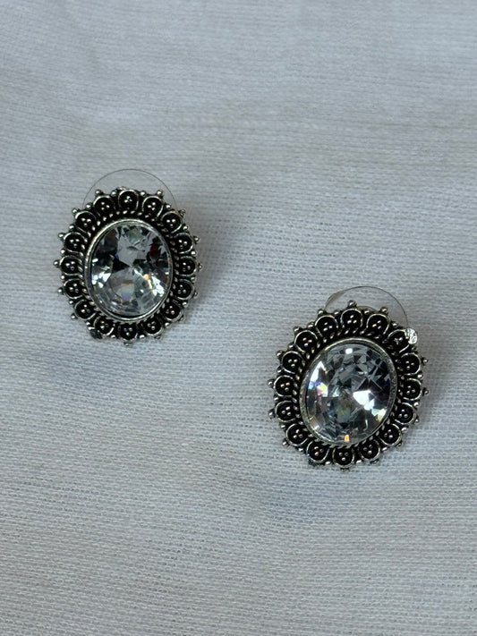 Stone studs with transparent white stone center - ear rings