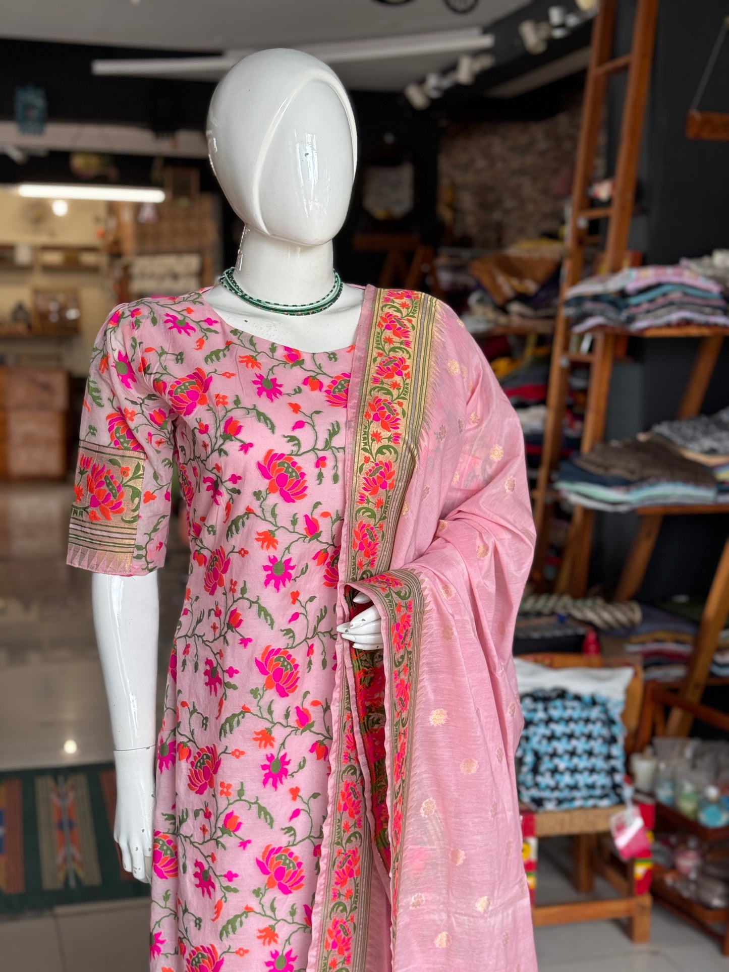 Pink Banarasi floral kurta, dupatta and pants -  3 piece suit set - festive wear set