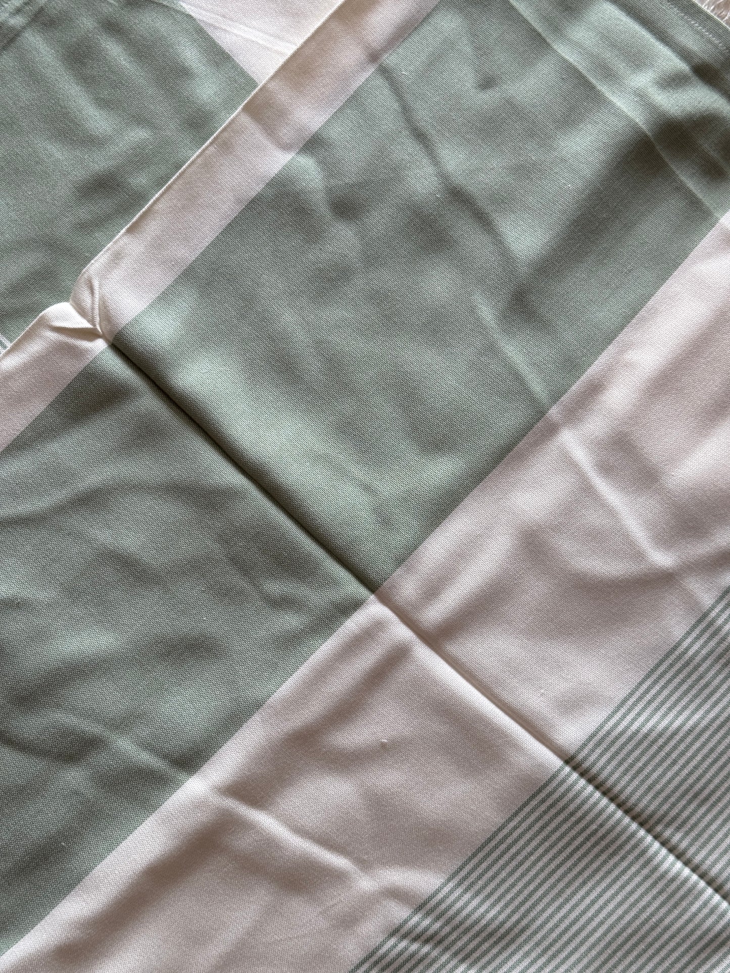 Light green Wider bamboo bath / beach towel