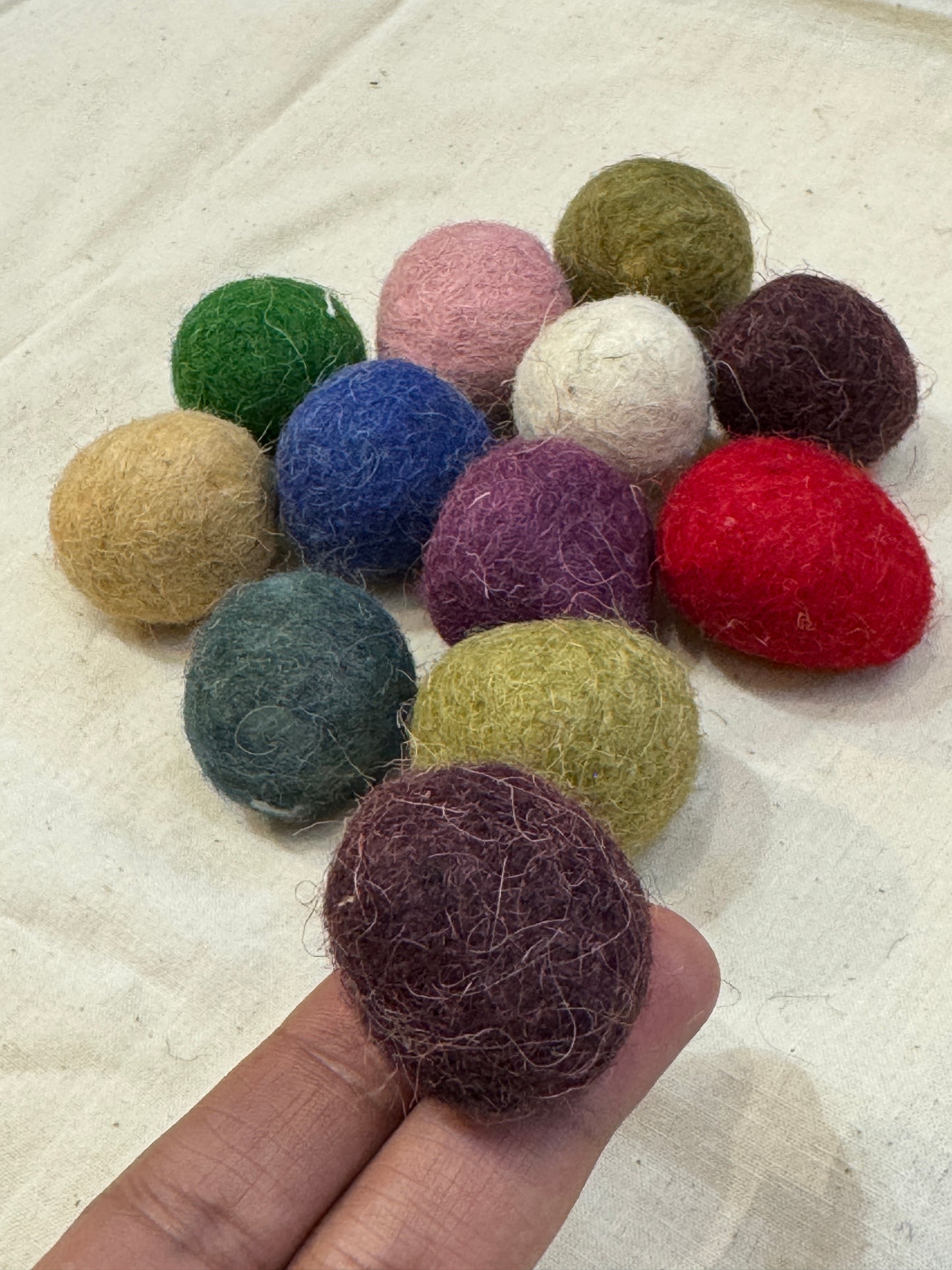 Felt balls - for DIY craft projects - 1 inch size - multiple colors available