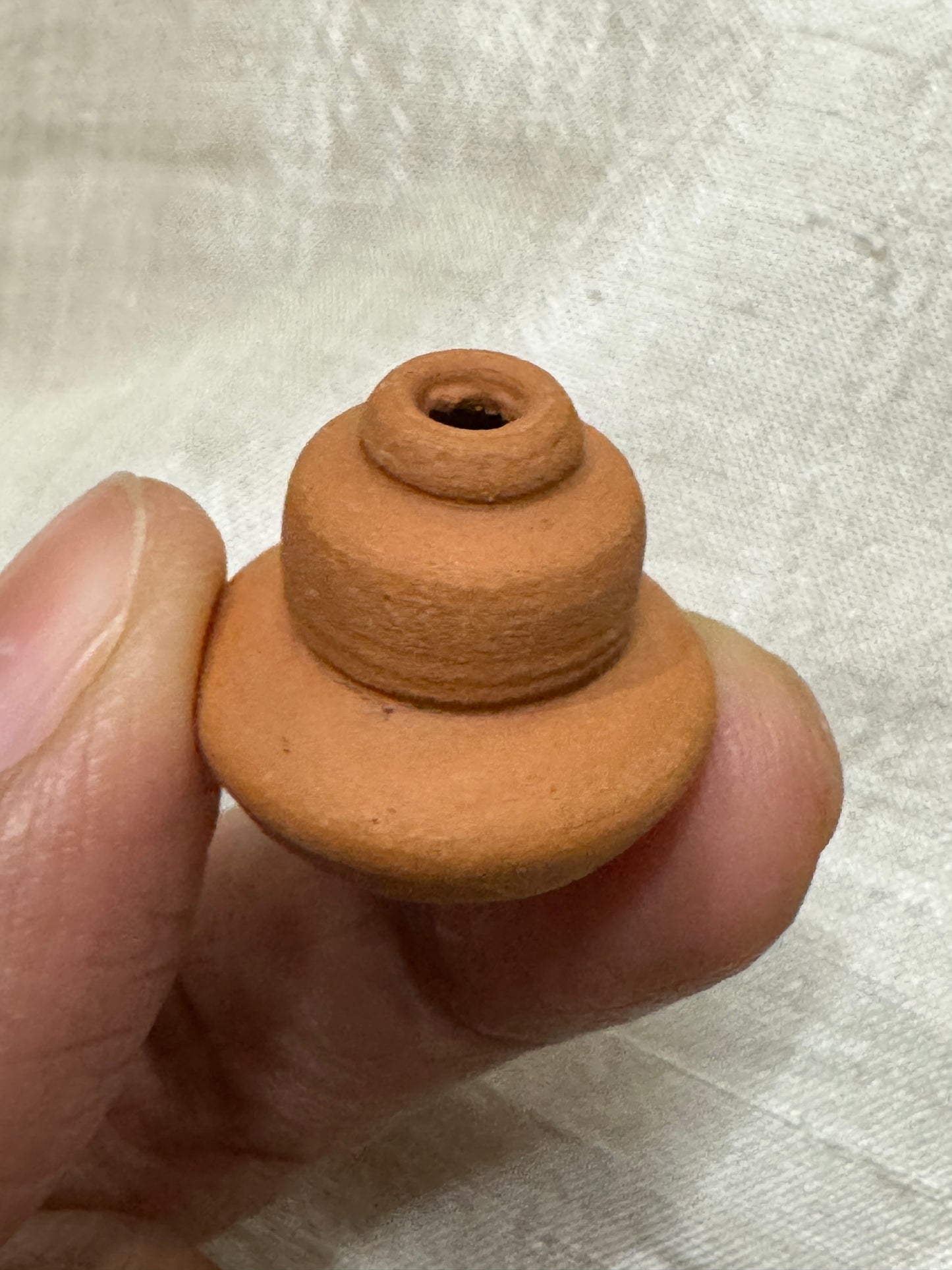 Miniature handcrafted clay pot - under 1 inch - single