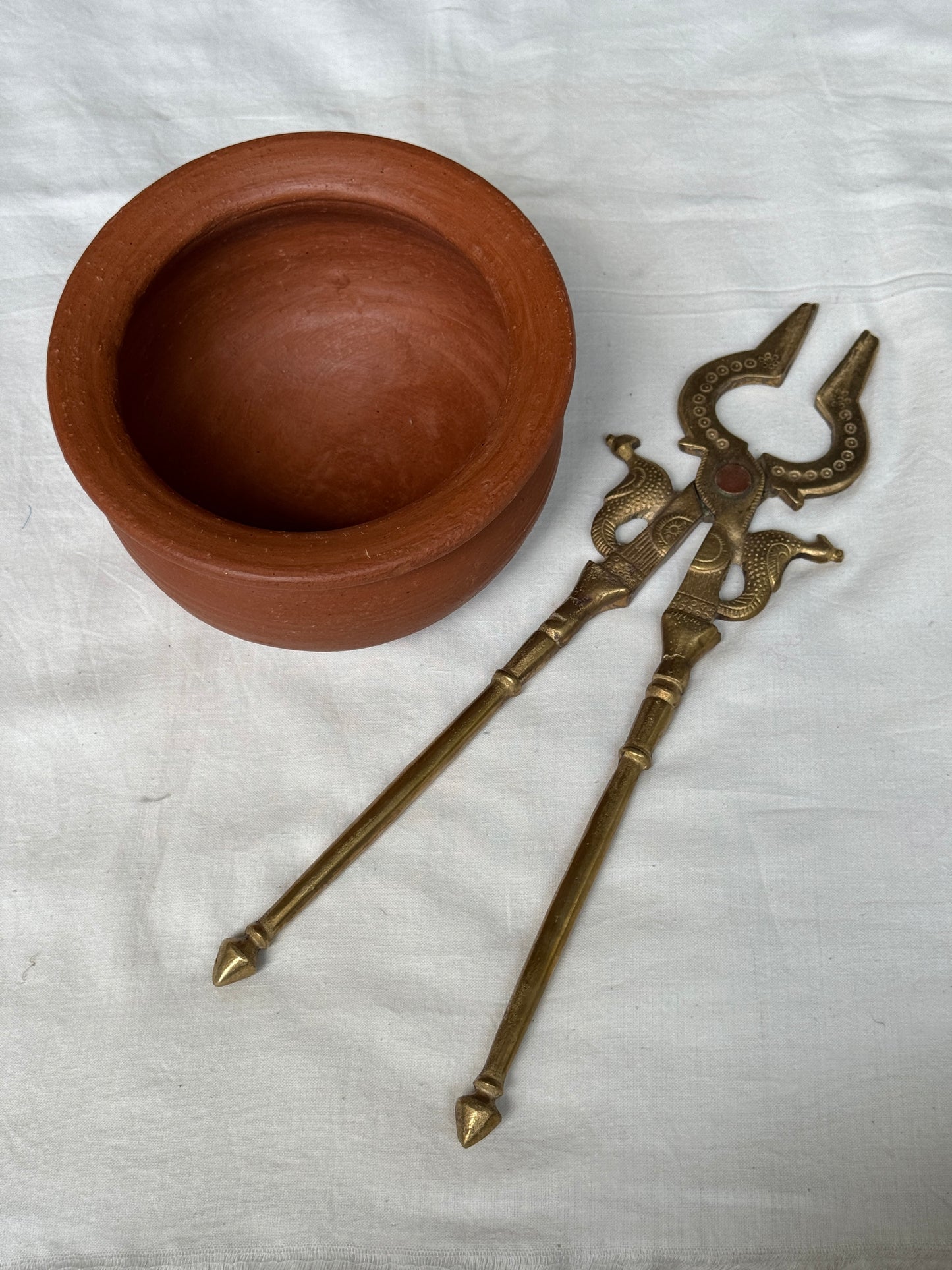 Kitchen tongs / pakkad/ pattakara in brass - peacocks design