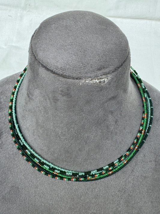 Green multi layered poth beads choker neckpiece