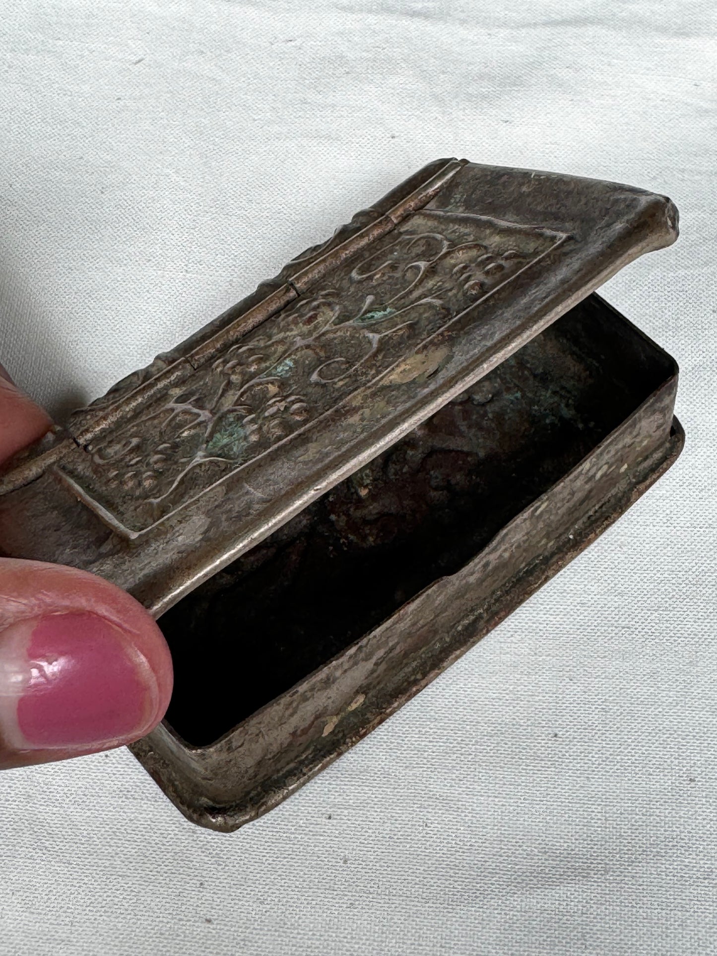 Vintage pan box used to carry pans outside home