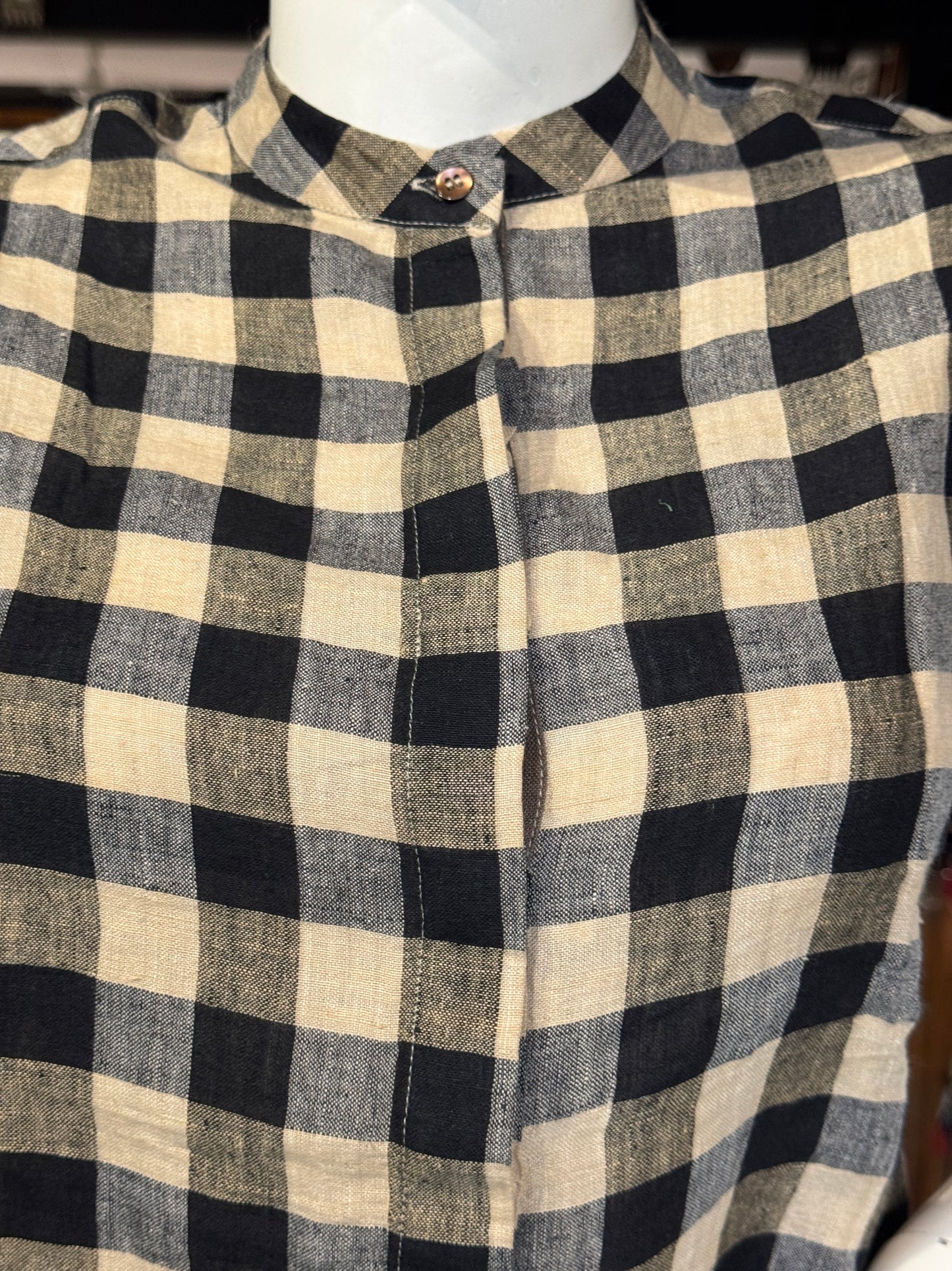 Black and beige checkered band collared sleeveless shirt for women