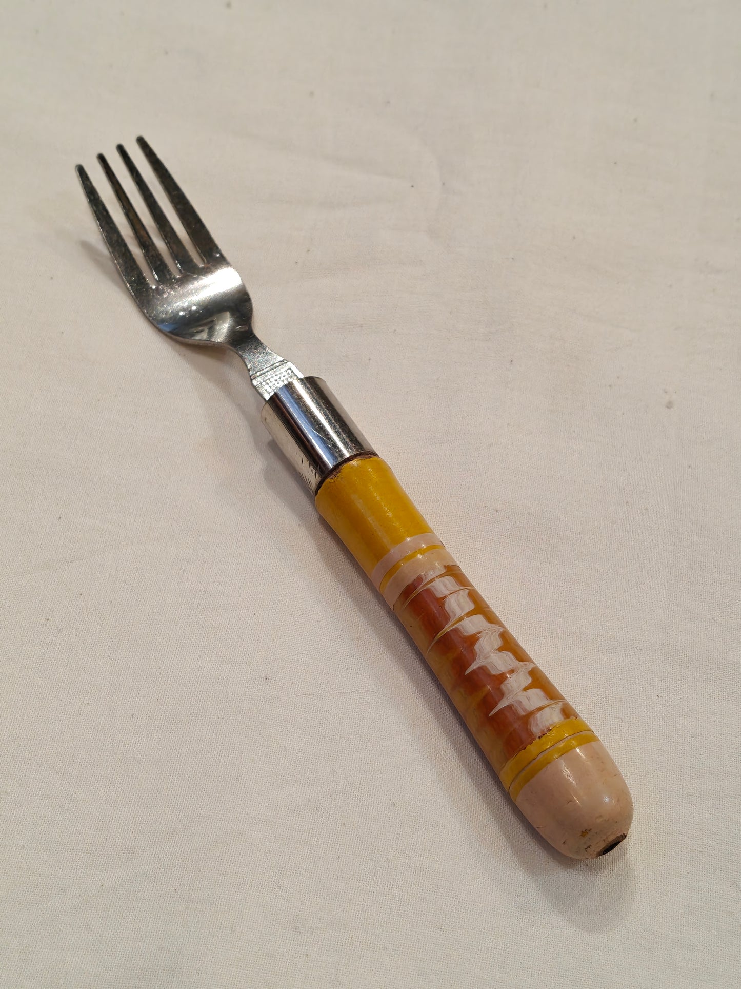 Fork with handcrafted lacquer wooden handle