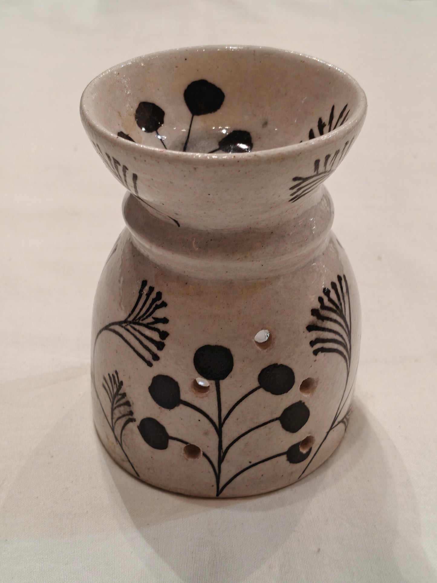 White and black ceramic essential oil diffuser - handcrafted