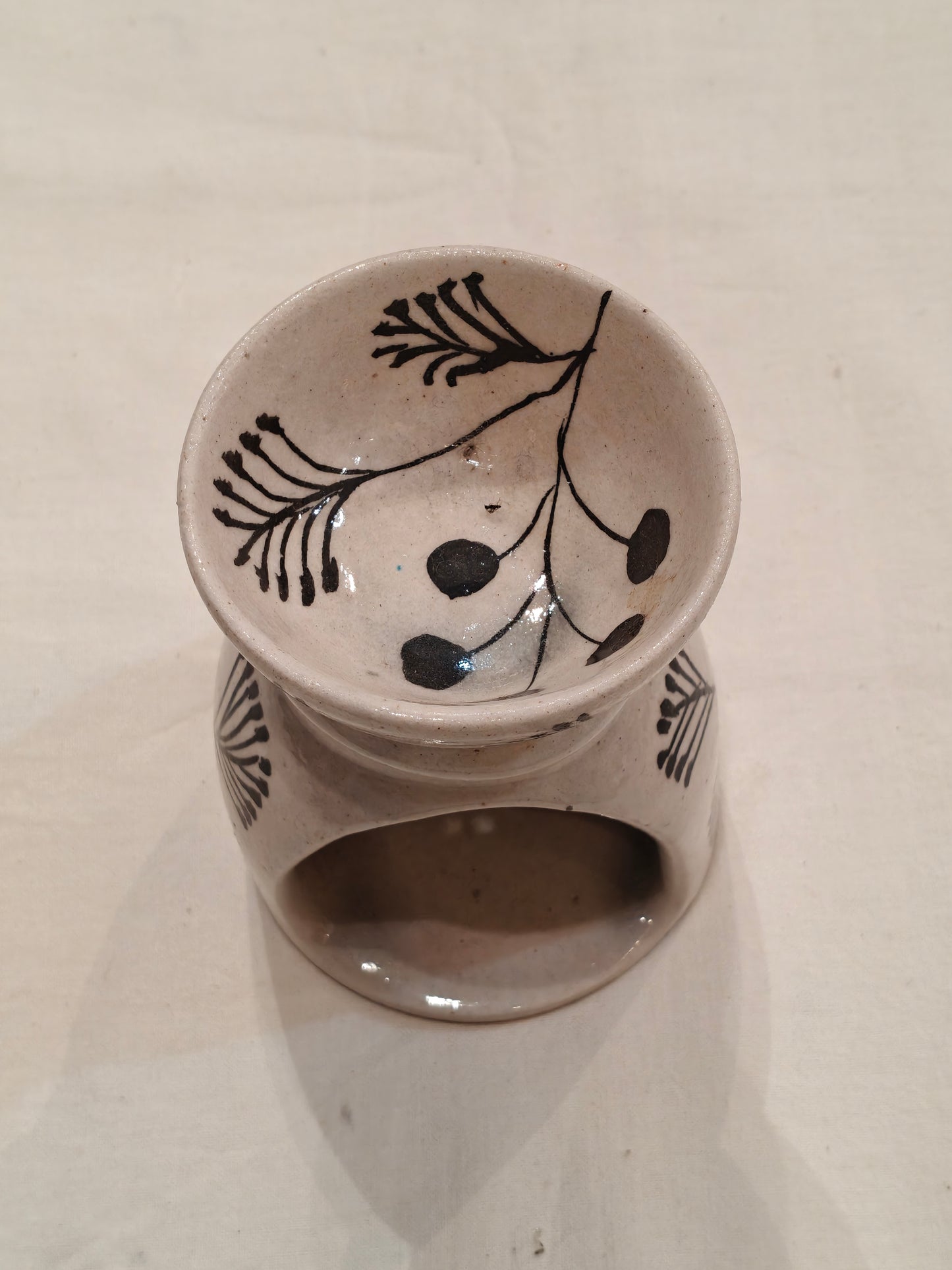 White and black ceramic essential oil diffuser - handcrafted