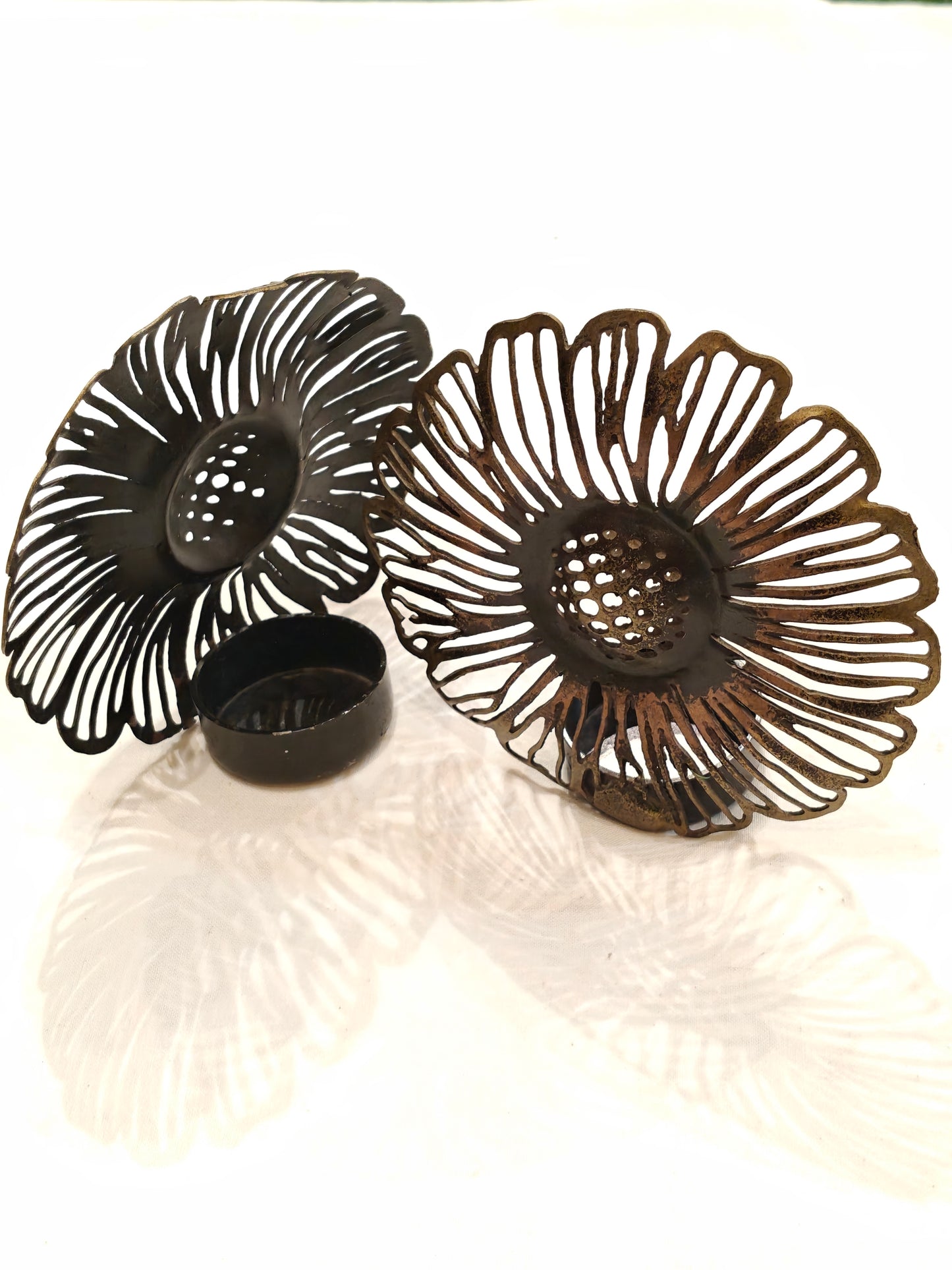 Flower shaped metal Handcrafted t-light holder