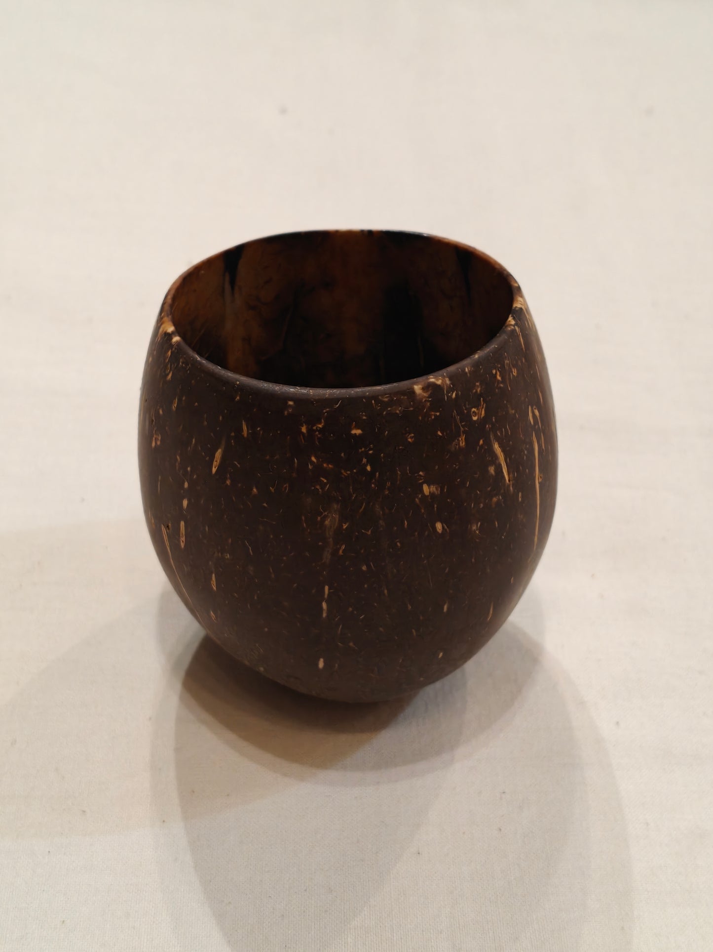 Bowl / tumbler made of coconut shell