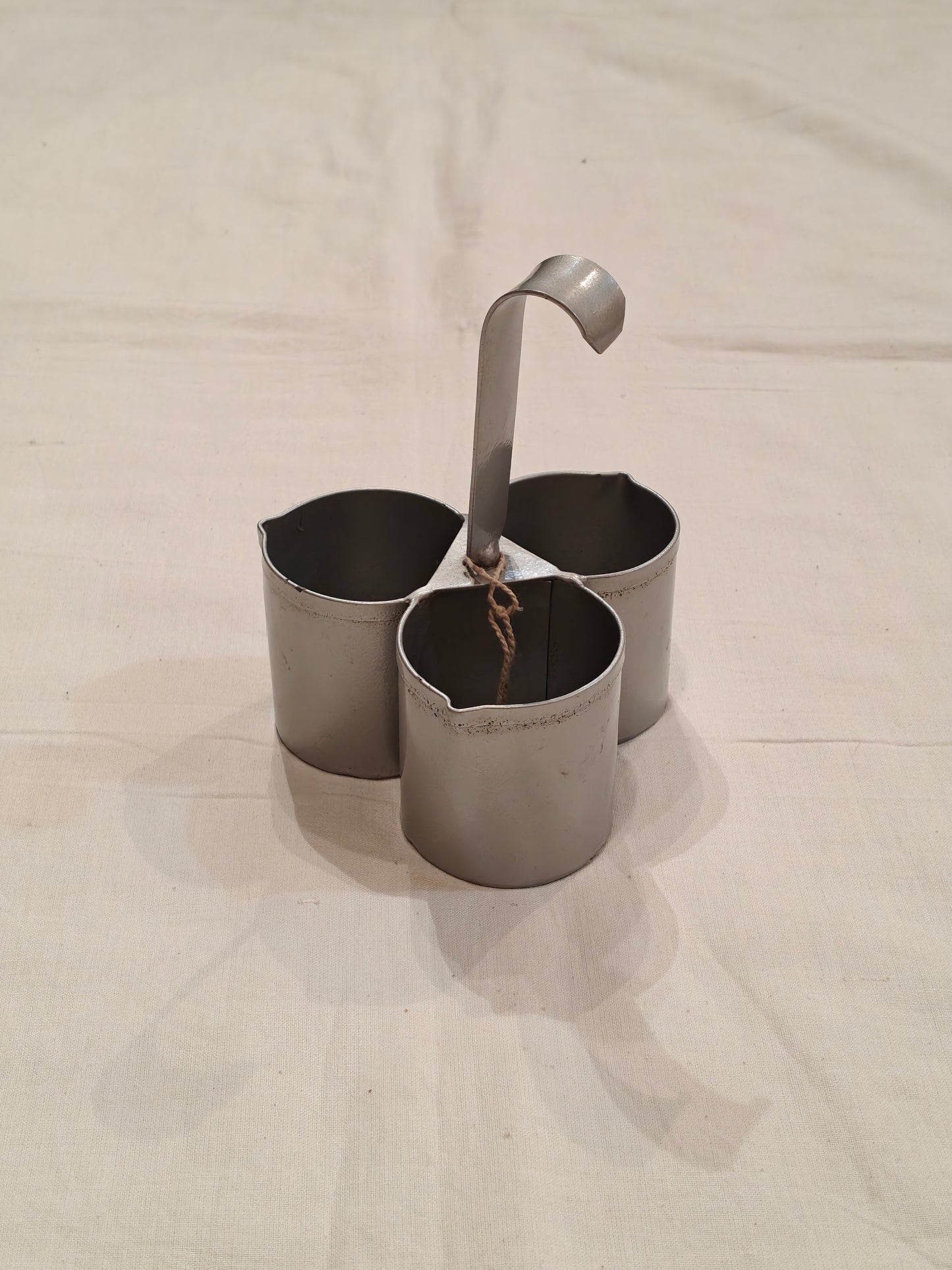 Old world chutney dip - 3 metal bowls with handle - nostalgic decor