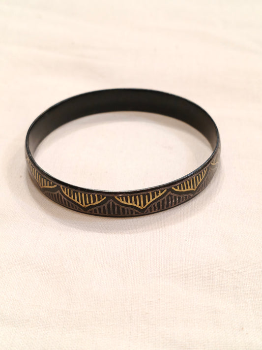 Black bidri style silver inlay bangle with golden and silver dome patterns - single