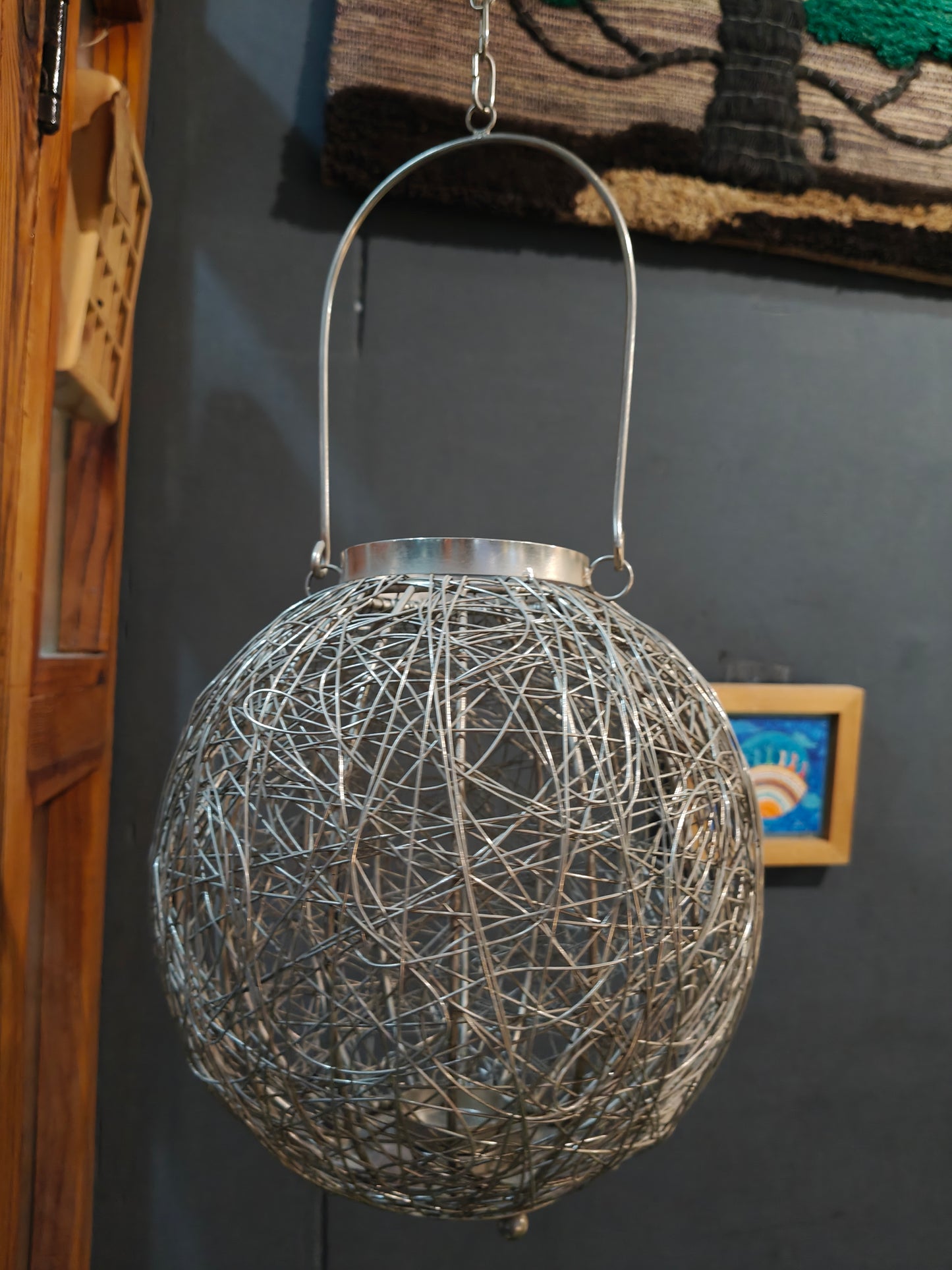 Spherical nest like t-light holder / metal hanging