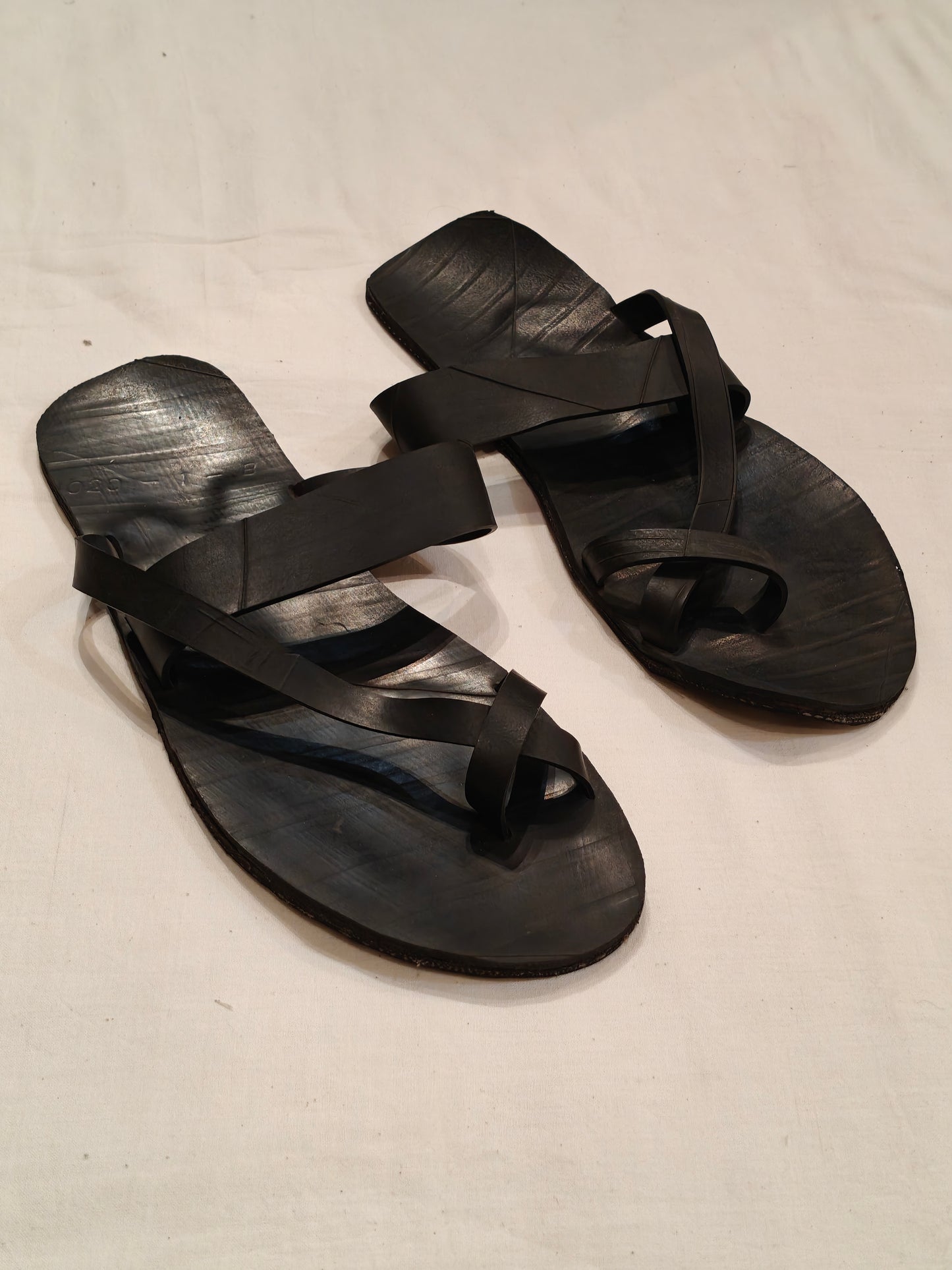 Chappal made of upcycled tyres n tubes - men’s casual n cool footwear
