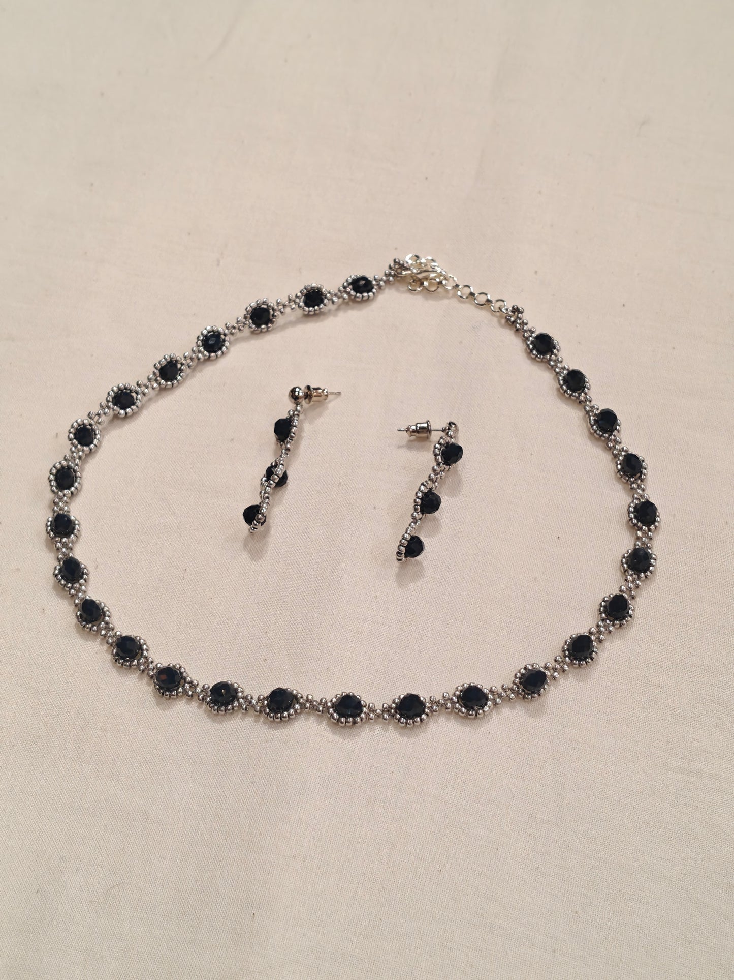 Blue poth beads neckpiece and earrings set