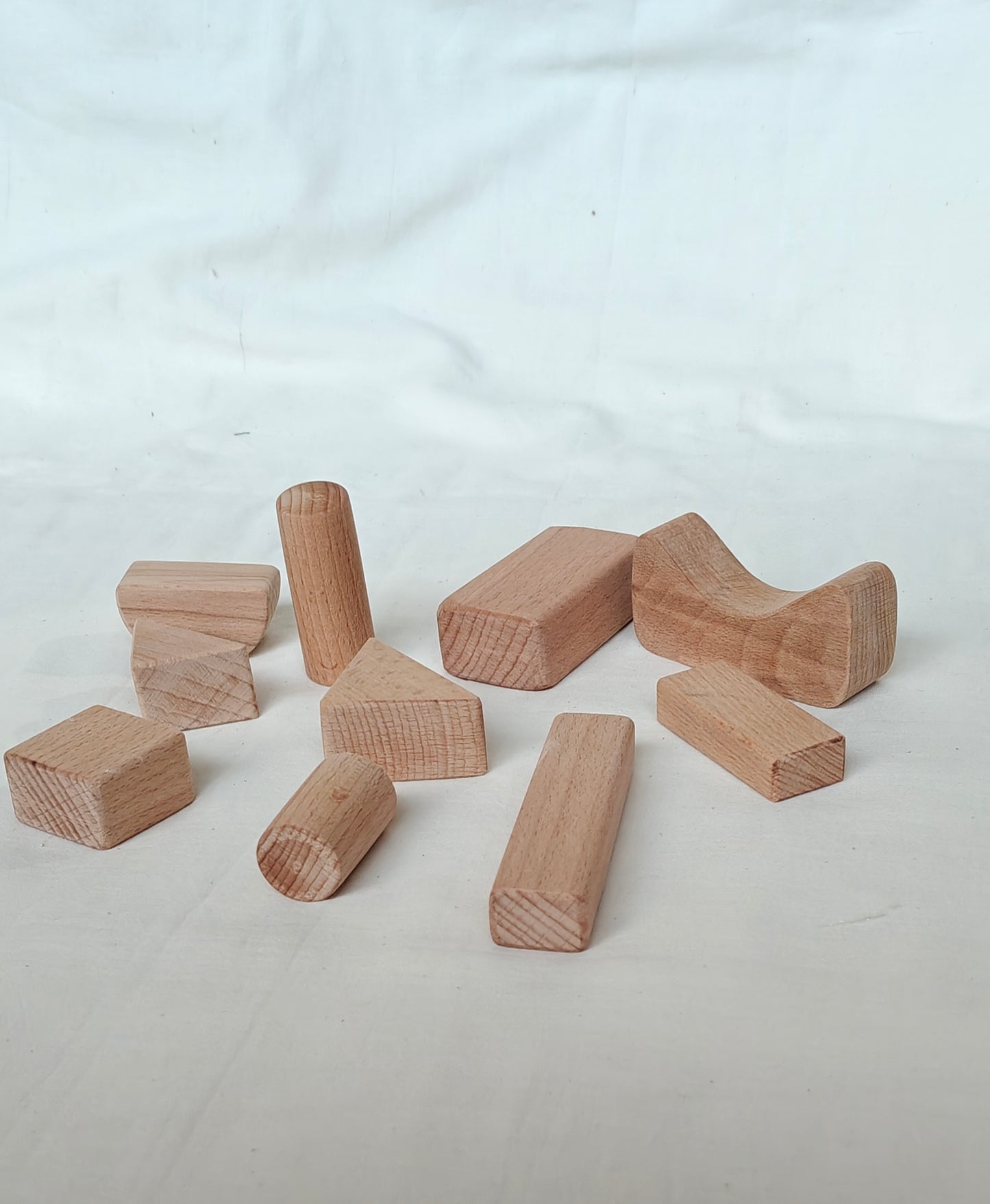 Wooden block toys - Introduce shapes to children - infinite play - creative toys