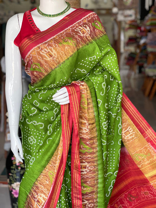 Green tie n dye bandini pure silk handwoven saree with ikat border and palla