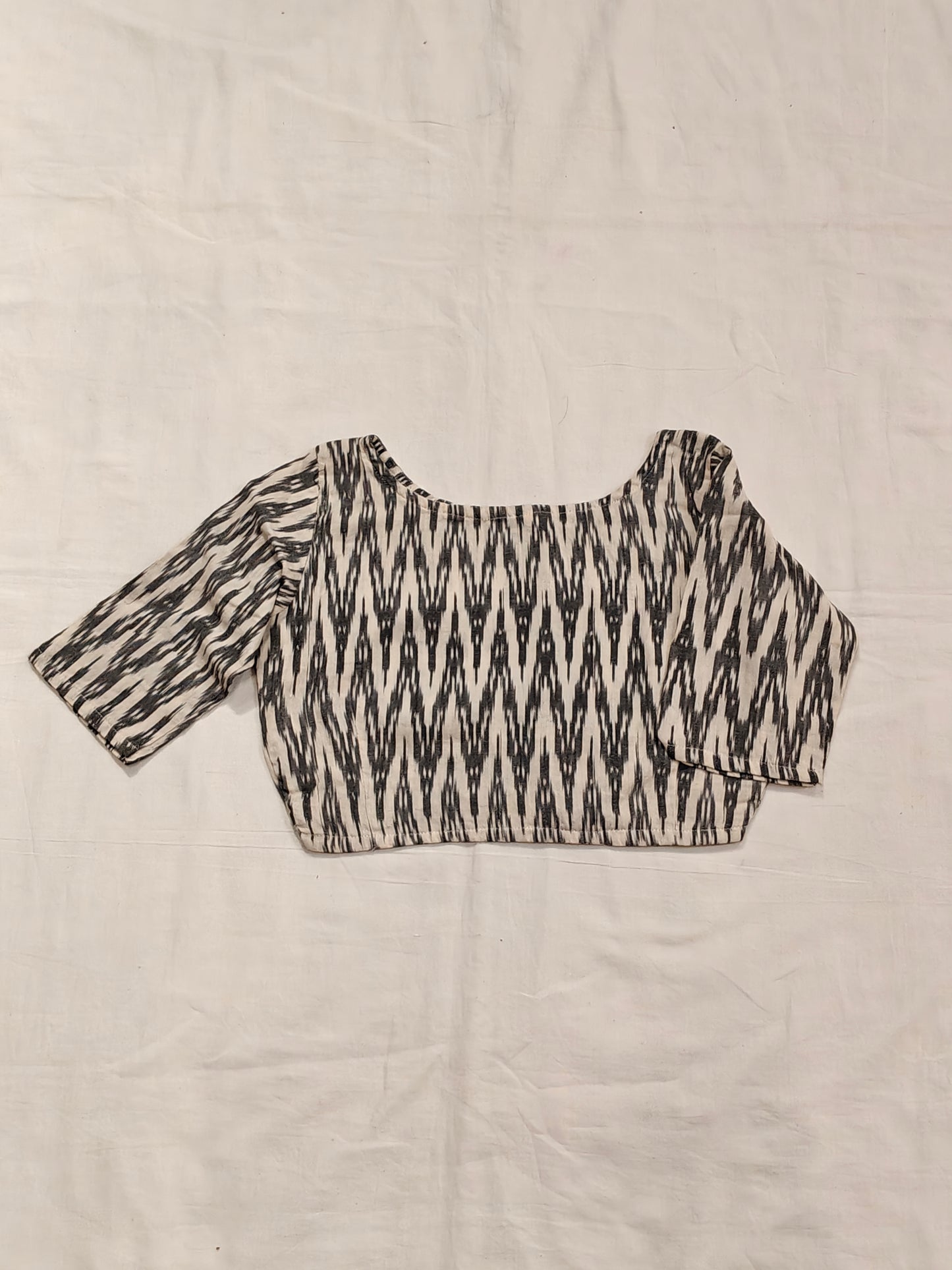 Grey and white ikat zig zag pattern cotton blouse