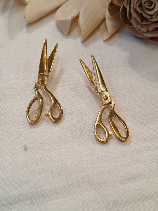 Scissors design brass stud earrings