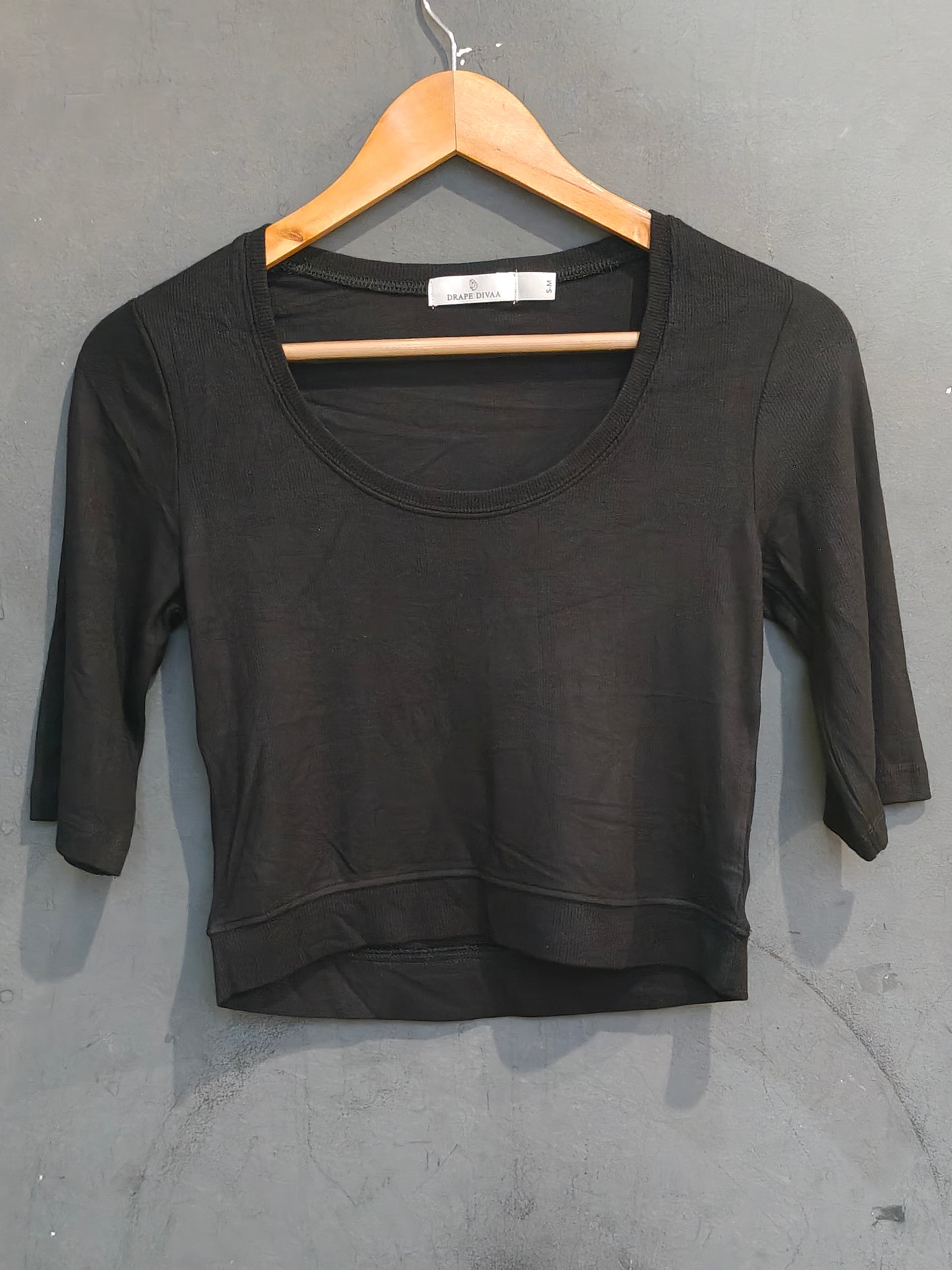 Textured stretchable elbow sleeves deep round neck blouse