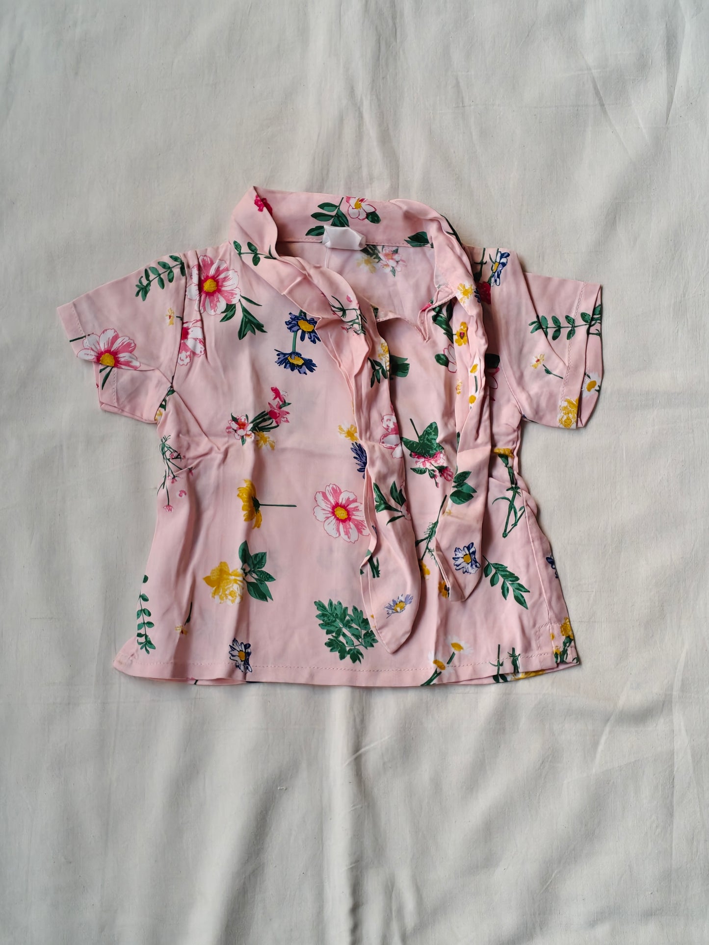 Light pink floral prints short sleeved top for girls