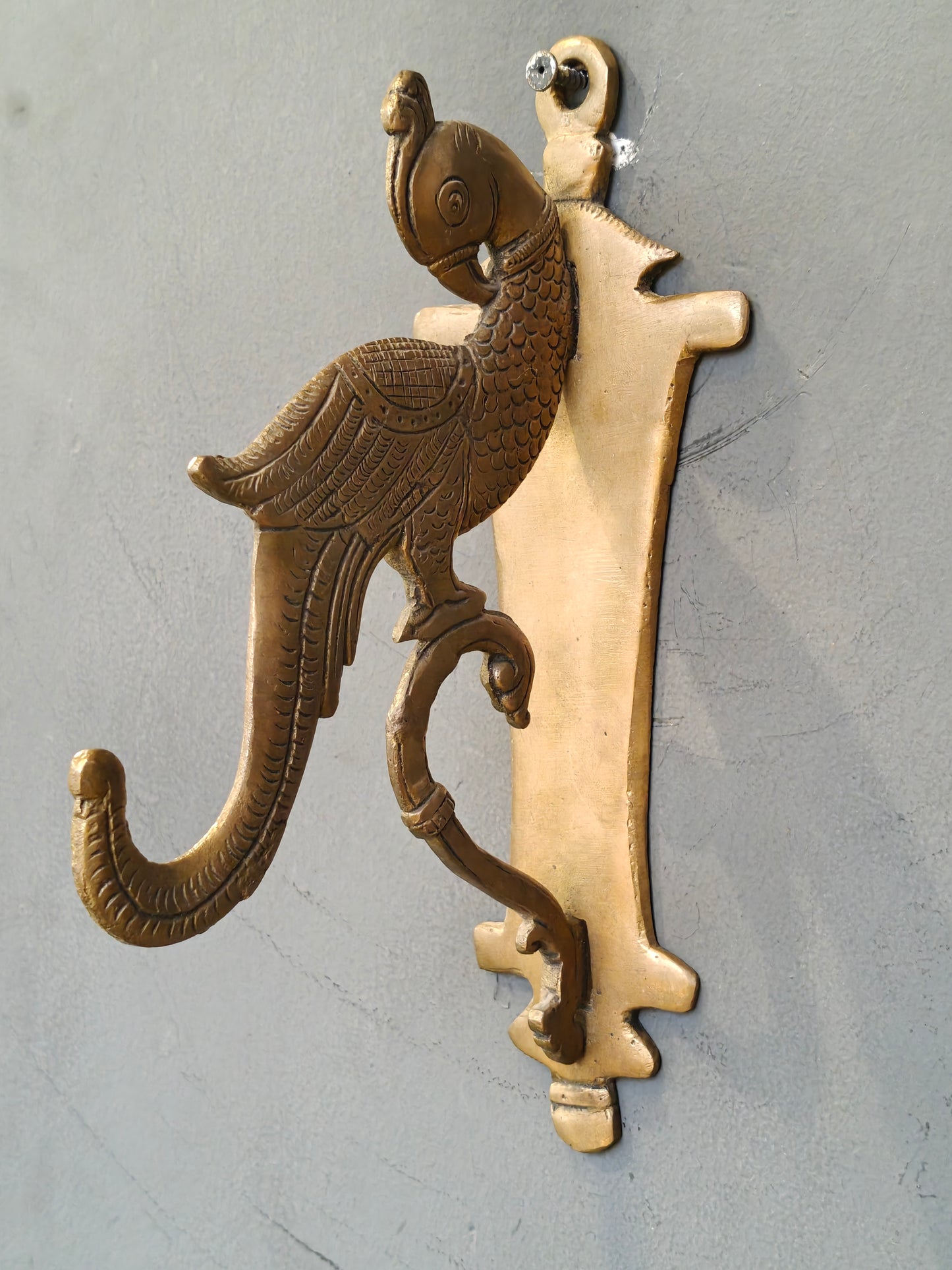 Bird wall bracket / hook in brass