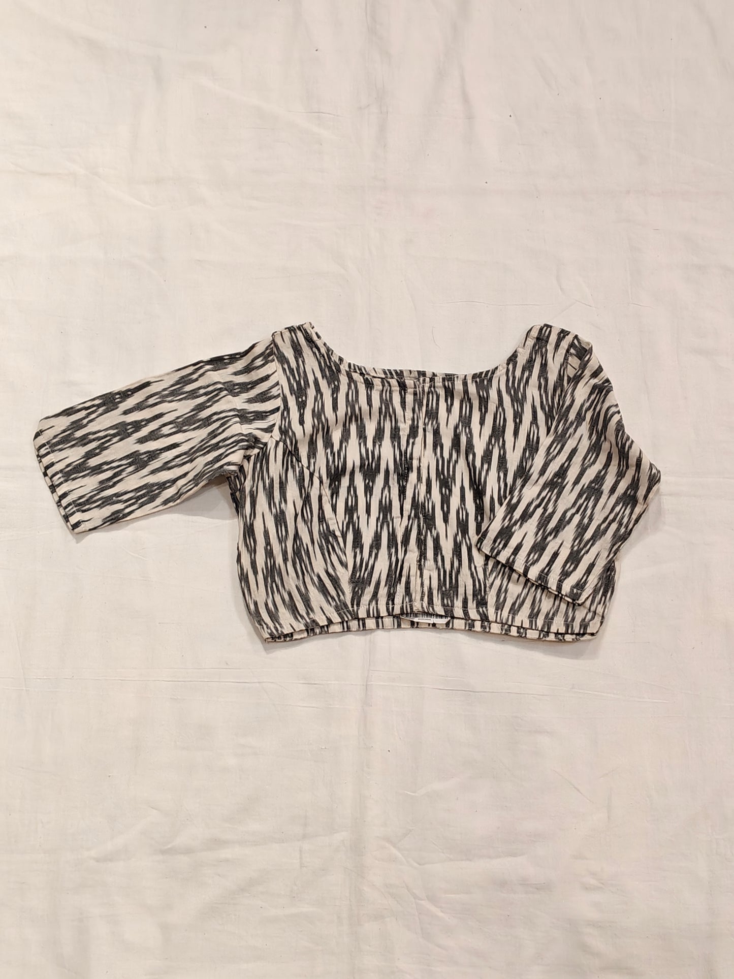 Grey and white ikat zig zag pattern cotton blouse