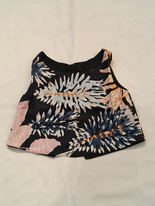 Indigo with leaves prints top with button closure back