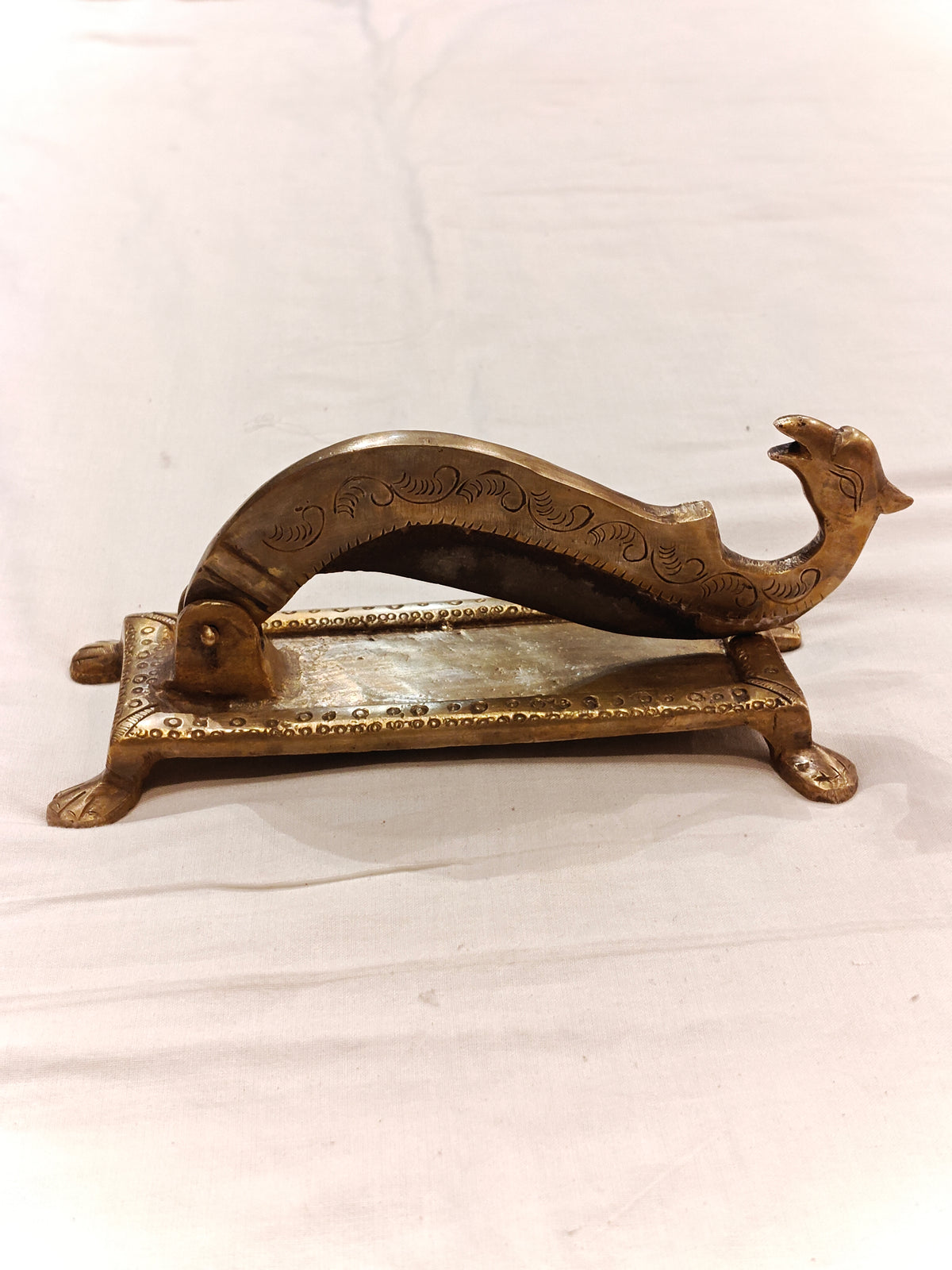 Foldable vegetable cutter / kathi peeta - vintage decor piece
handcrafted in brass