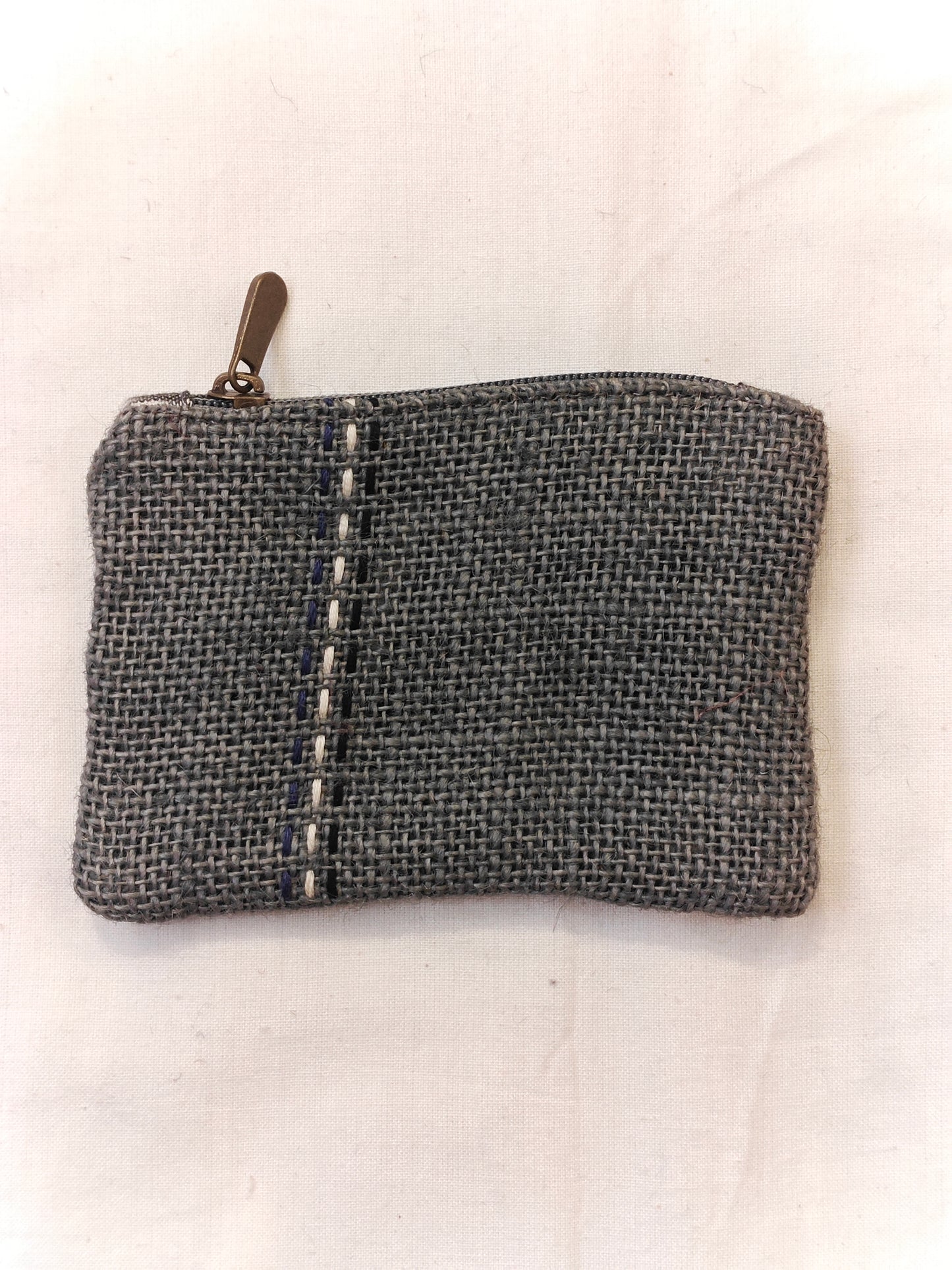 Coin pouch - Small jute zipper pouch with fabric panel