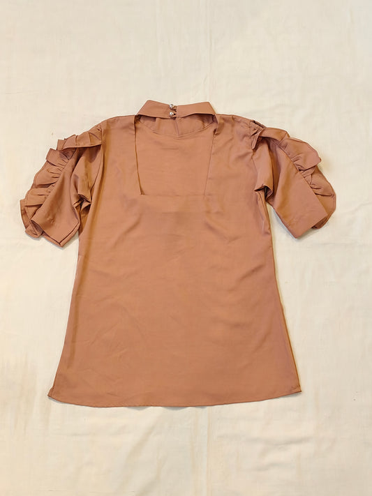 Dusky pink tone cold shoulder top with ruffled sleeves