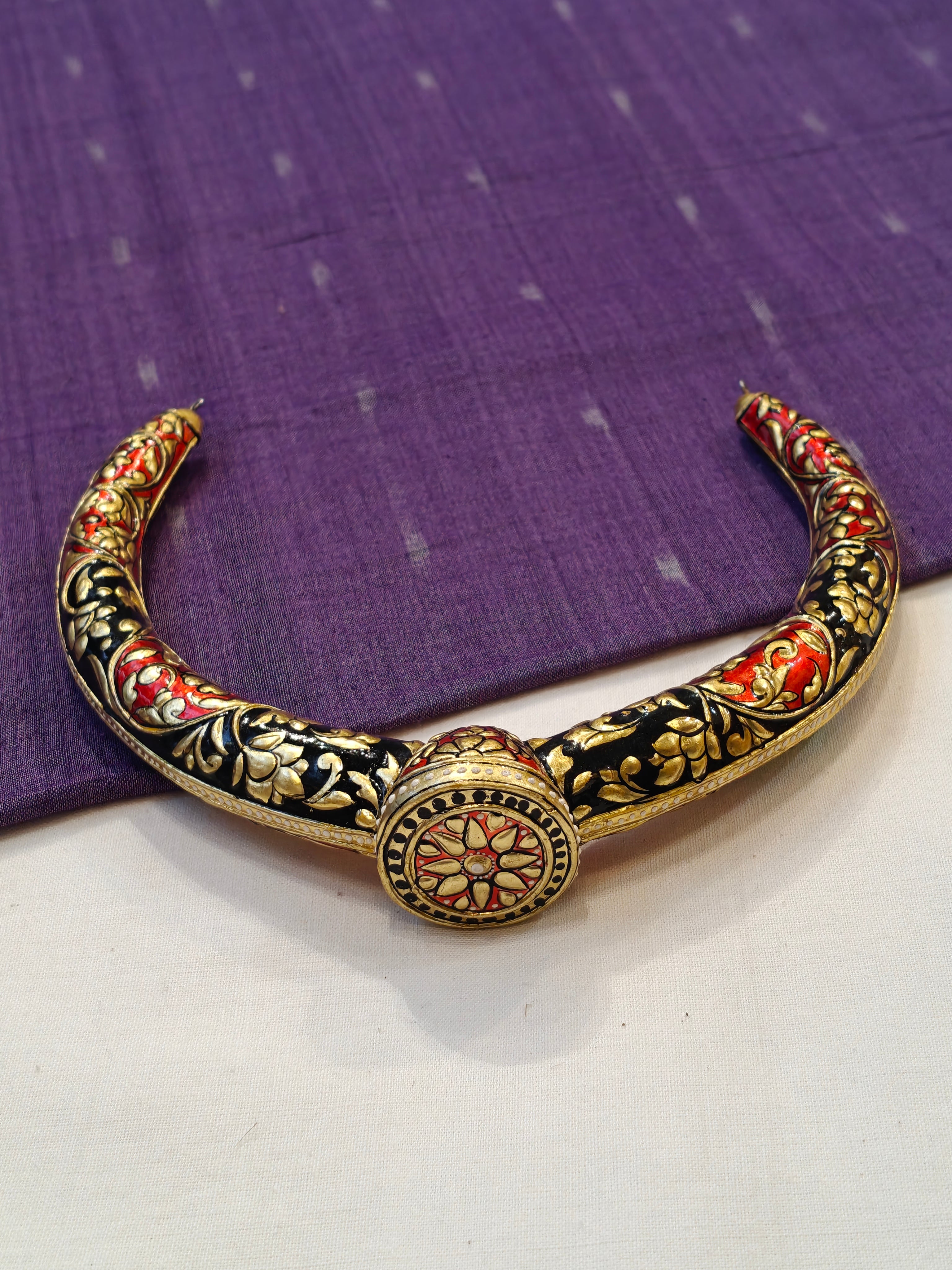 Hansli gold leaf embossed reversible neck piece – Handpicked