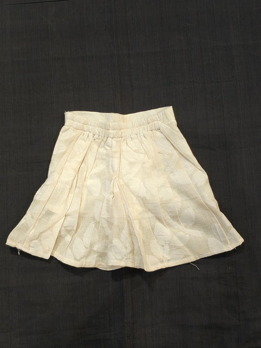 Off white cutwork handloom cotton skirt with leaves pattern