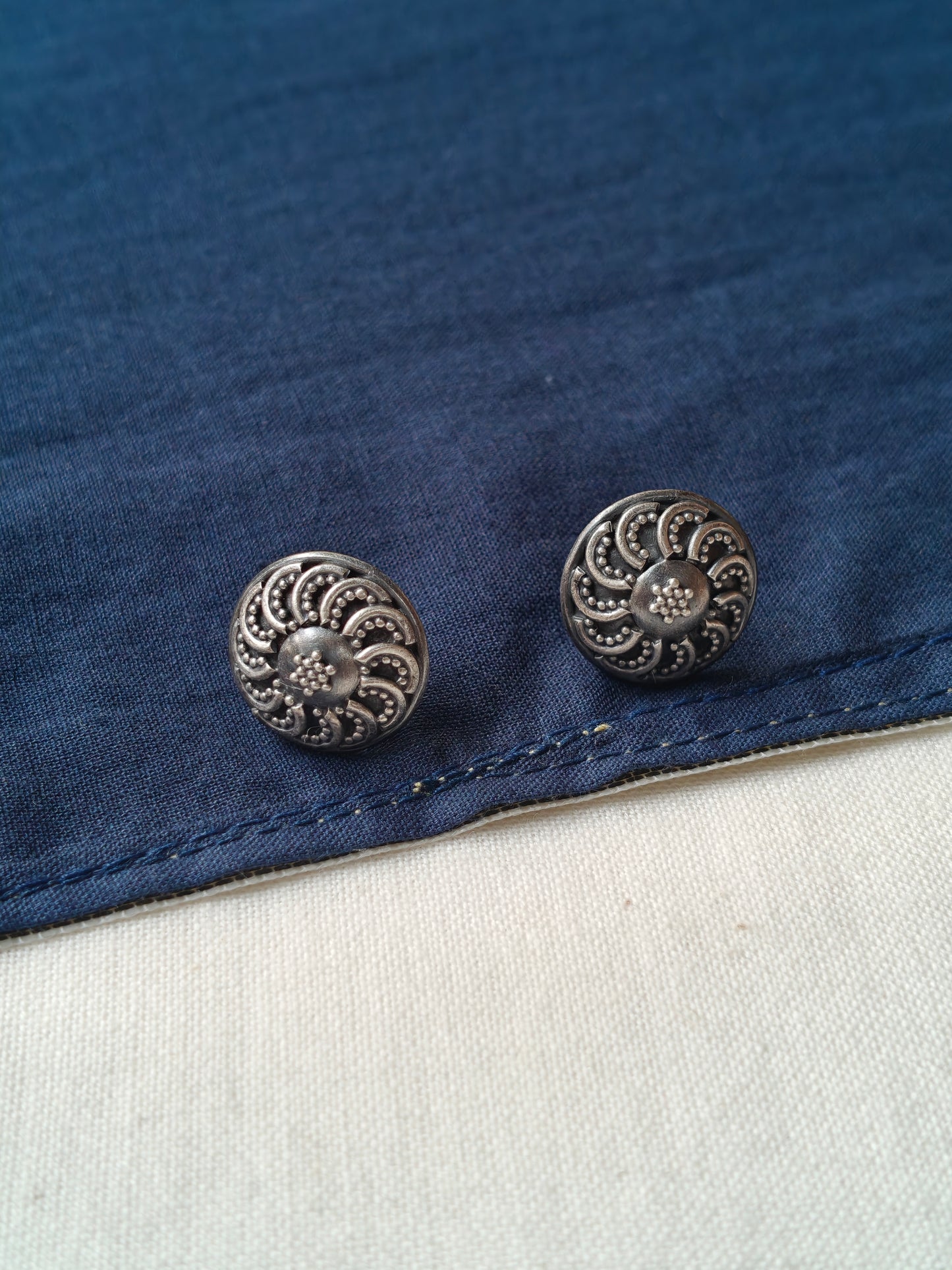 Round silver studs in 92.5 sterling silver