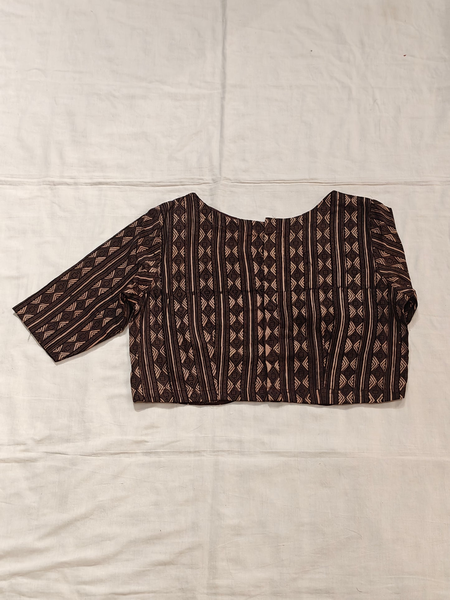 Brown geometric patterned cotton elbow sleeved blouse
