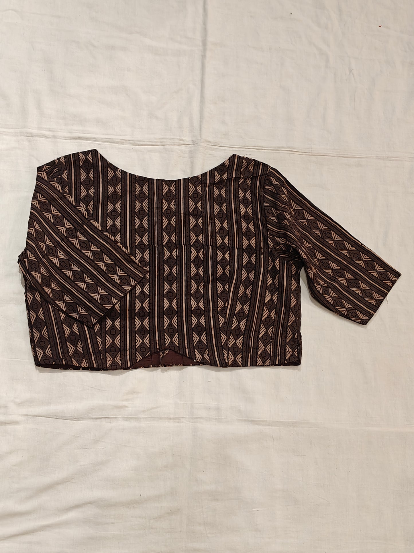 Brown geometric patterned cotton elbow sleeved blouse