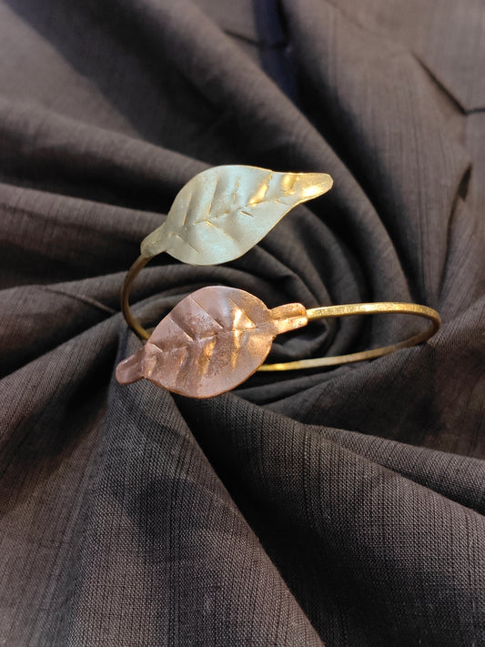 Leaves design handcrafted cuff bracelet in brass n copper