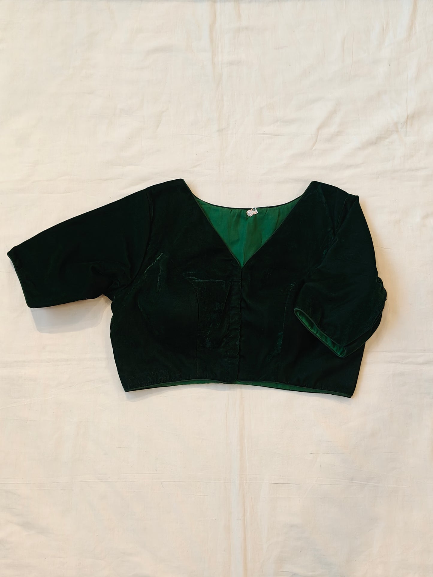 Plain green V-neck elbow sleeves velvet blouse