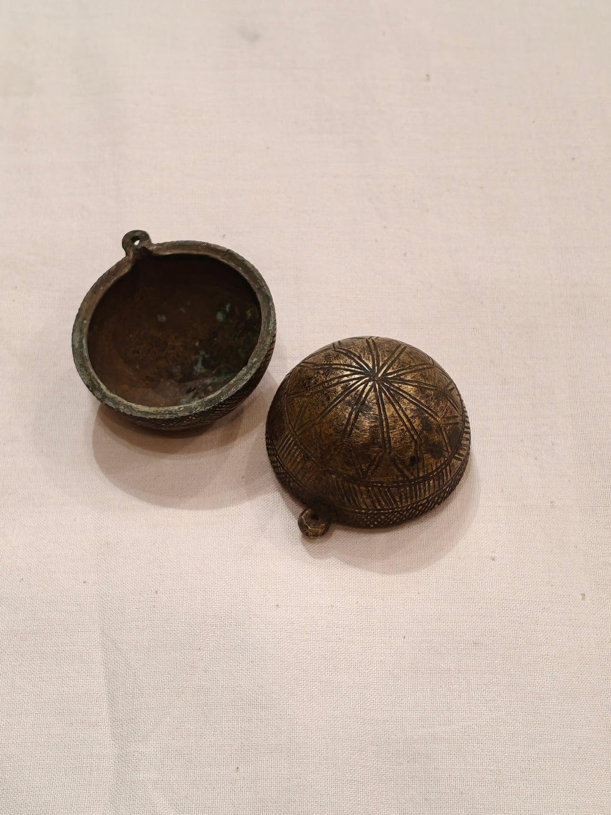 Vintage brass coin spherical box / Karataa / Karaata - Handcrafted brass decor